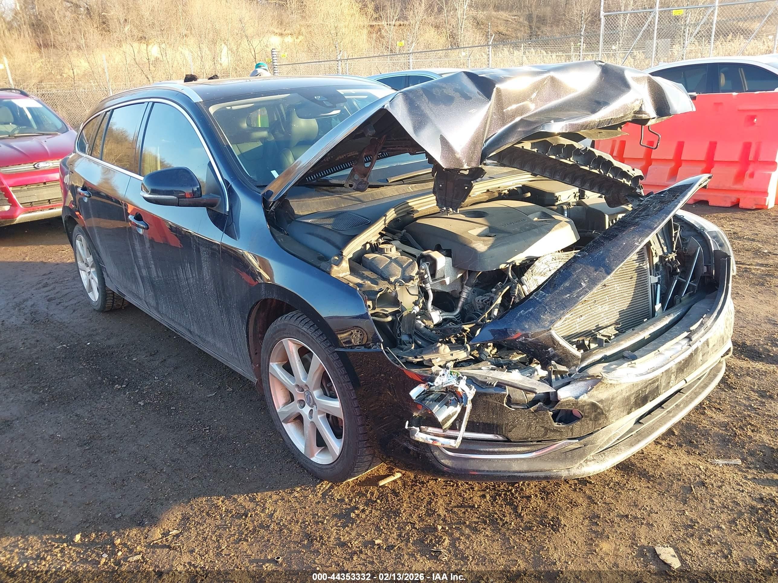 2017 Volvo V60 Premier, VIN YV140MSK1H1359087 — Front end
