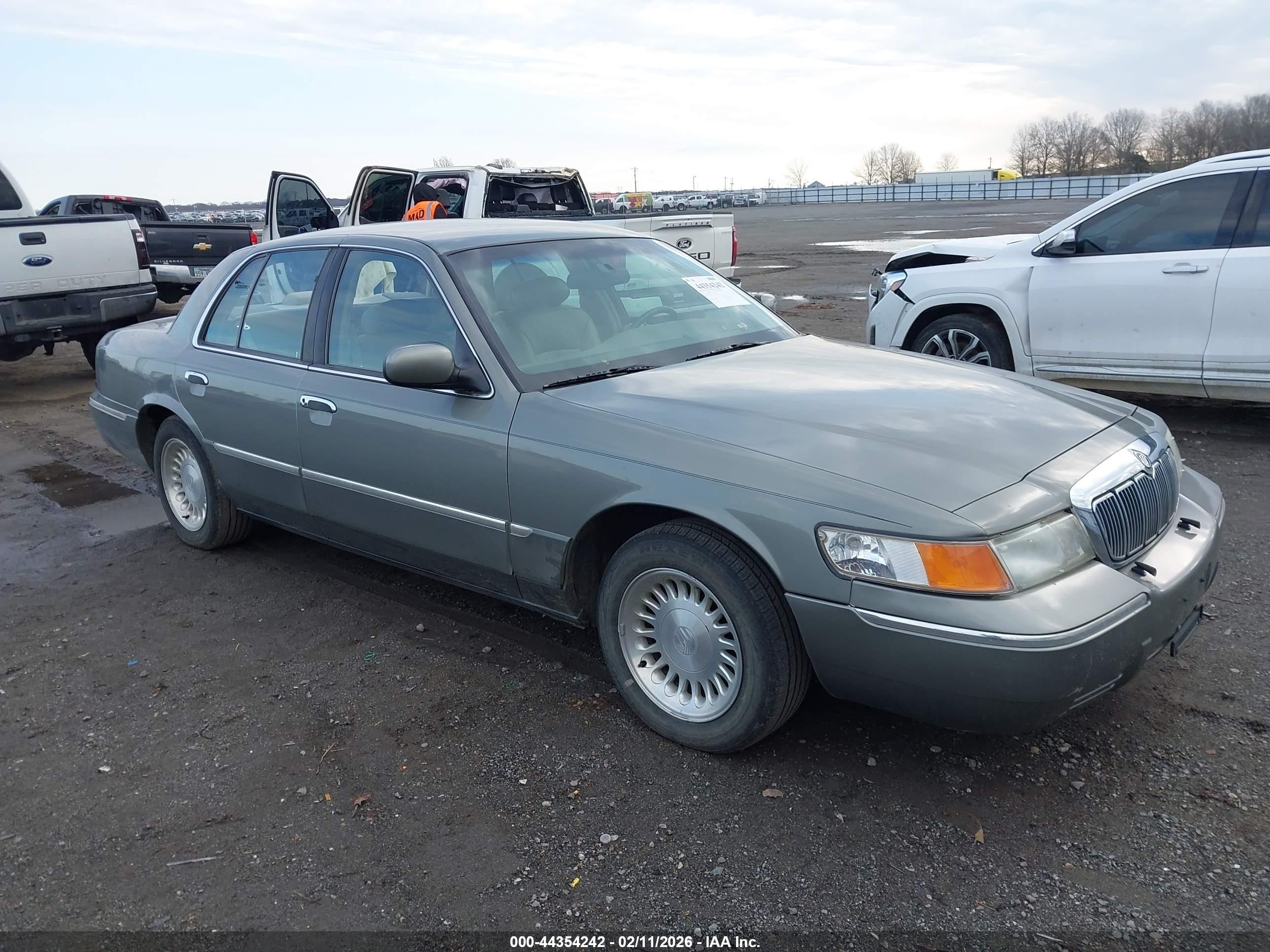 1999 Mercury Grand Marquis LS, VIN 2MEFM75WXXX622118 — Roof