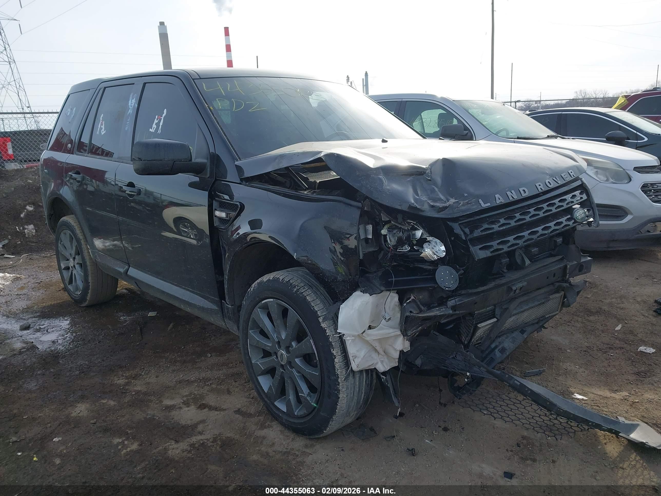 2014 Land Rover LR2, VIN SALFR2BG8EH406146 — Front end