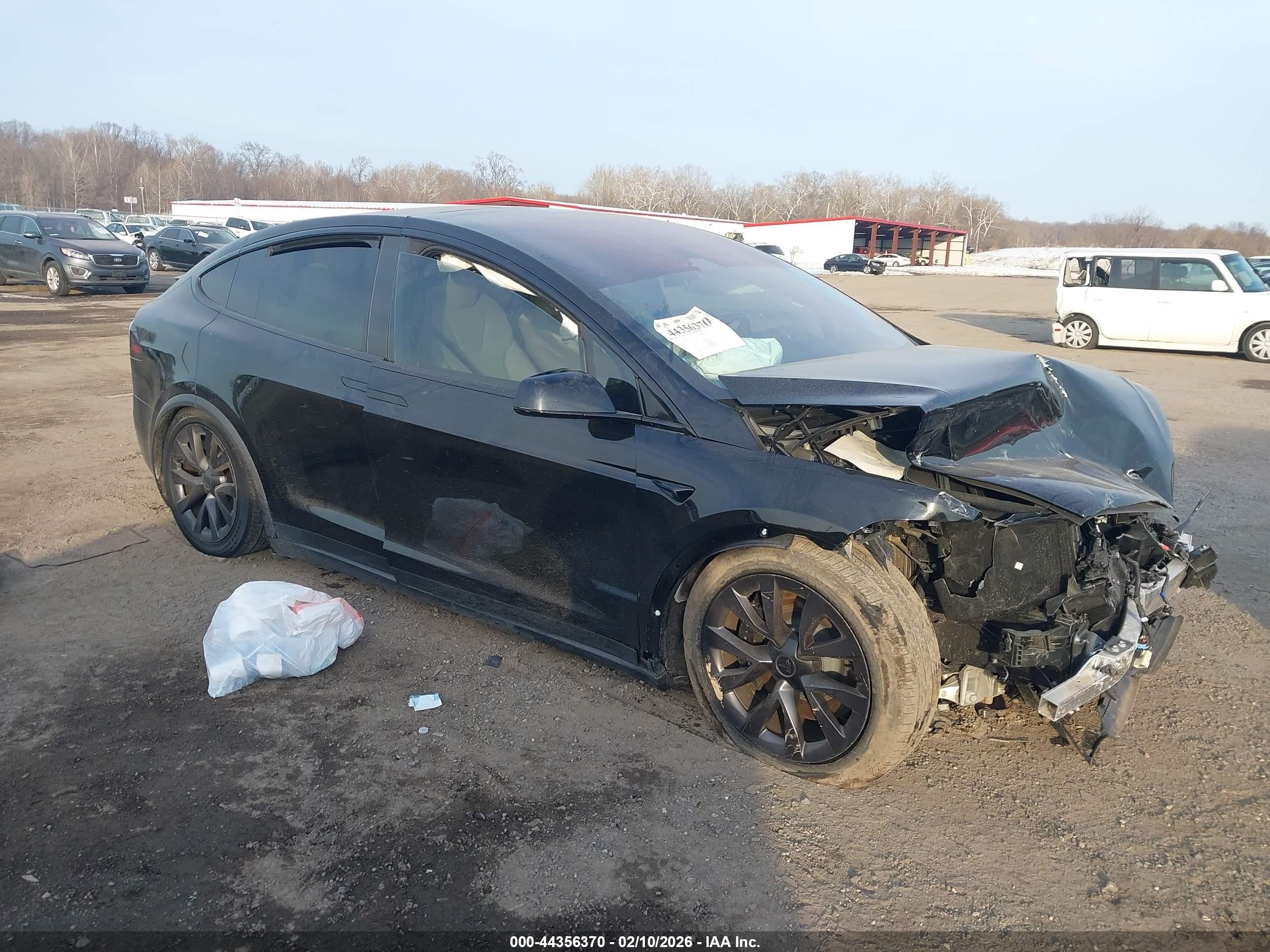 2024 Tesla Model X, VIN 7SAXCBE51RF455317 — Front end