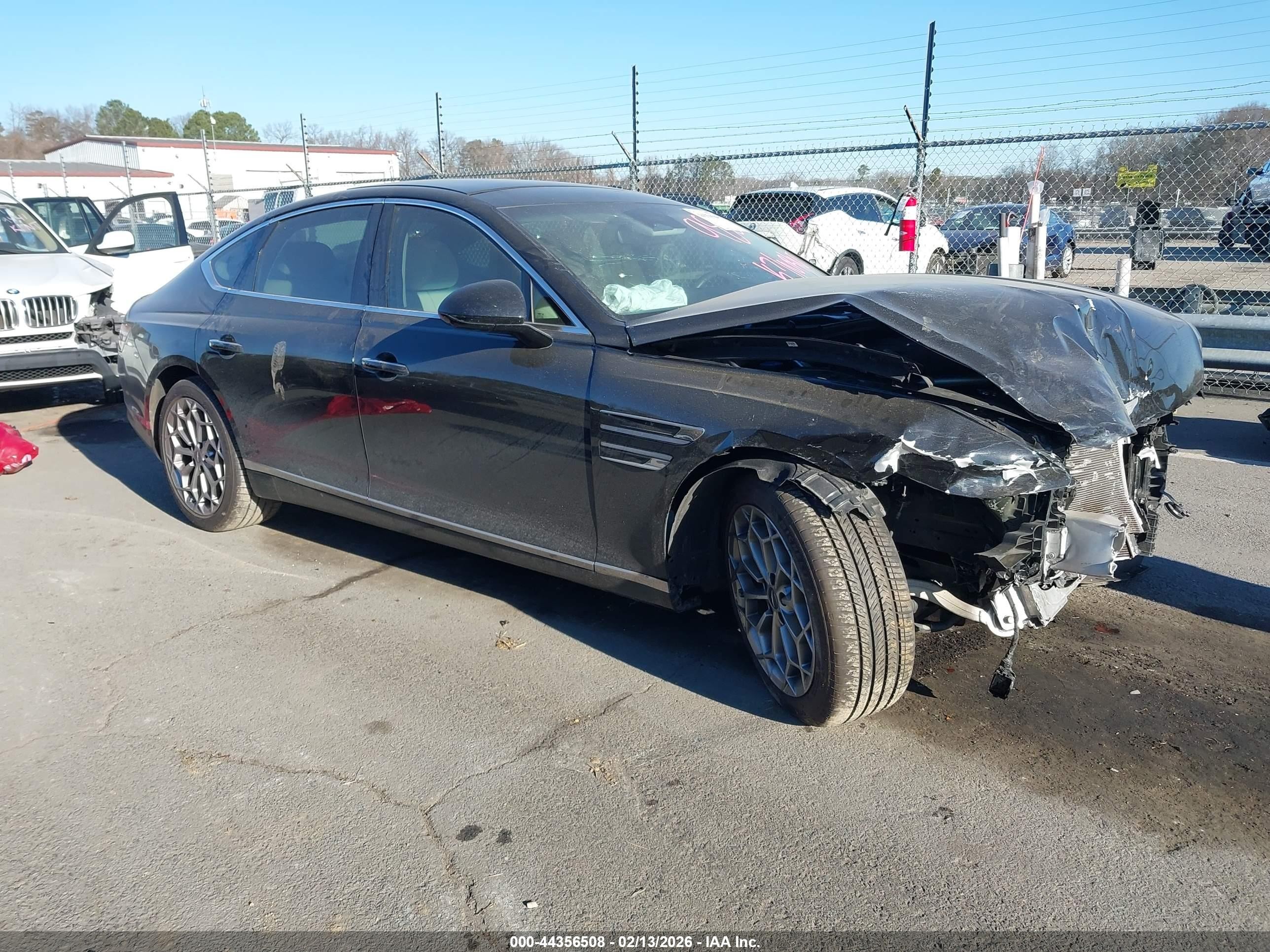 2022 Genesis G80 2.5T, VIN KMTGB4SC3NU129861 — Перед