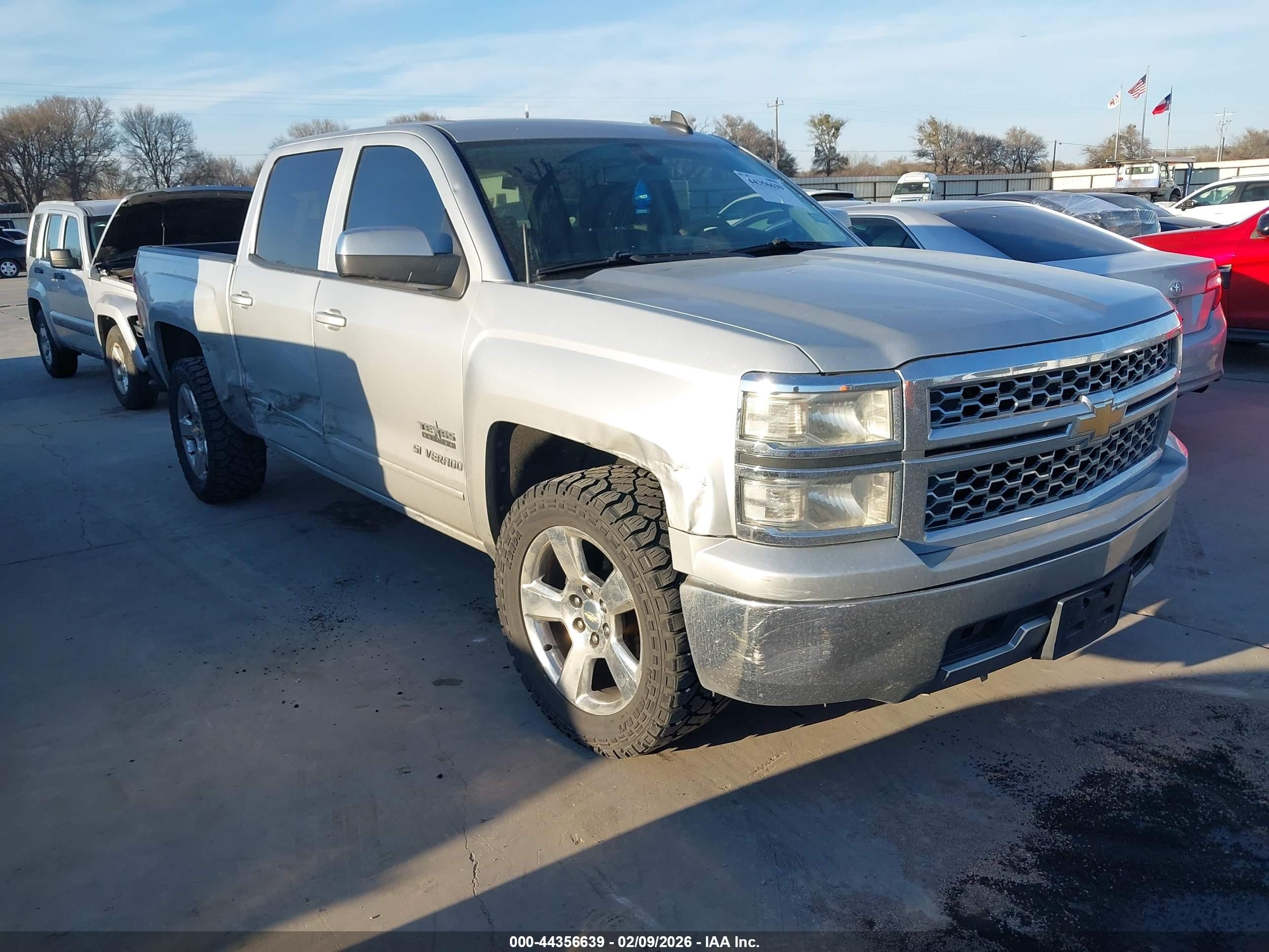 2015 Chevrolet Silverado 1500 LT, VIN 3GCPCREC3FG415458 — Side