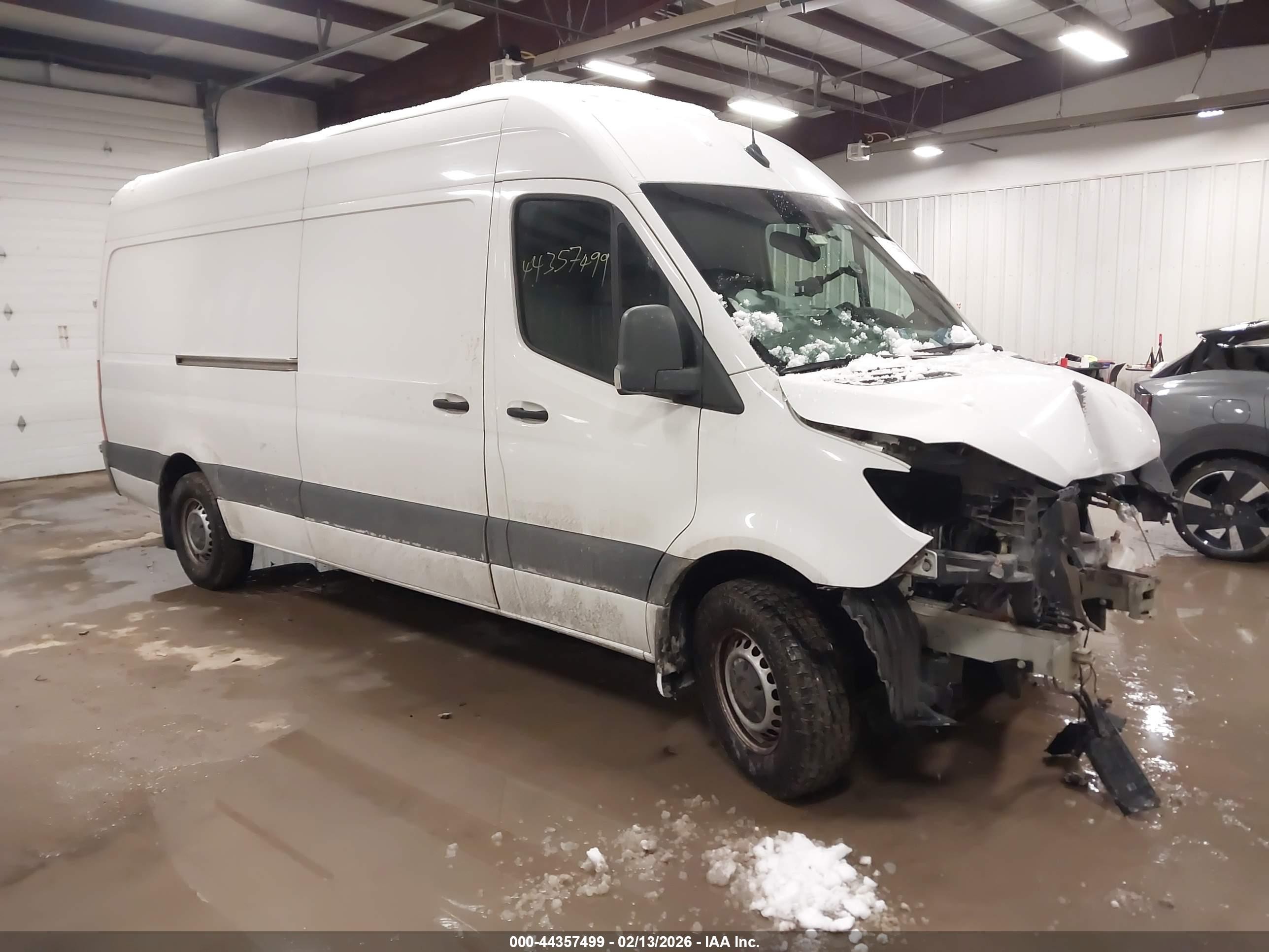 2022 Mercedes-Benz Sprinter Cargo, VIN W1Y40CHY2NT114290 — Front end
