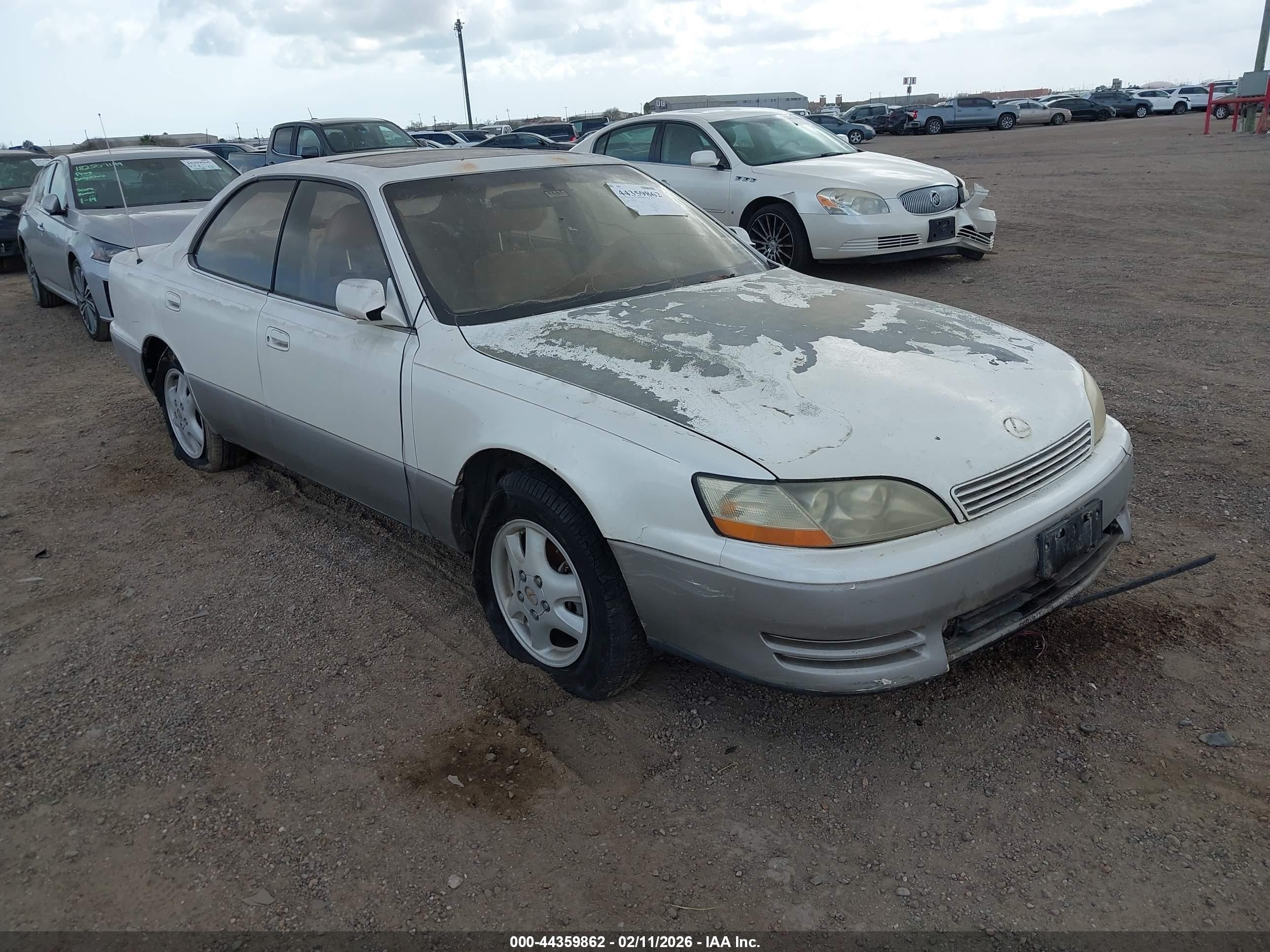 1994 Lexus ES 300, VIN JT8GK13T9R0022675 — Front end