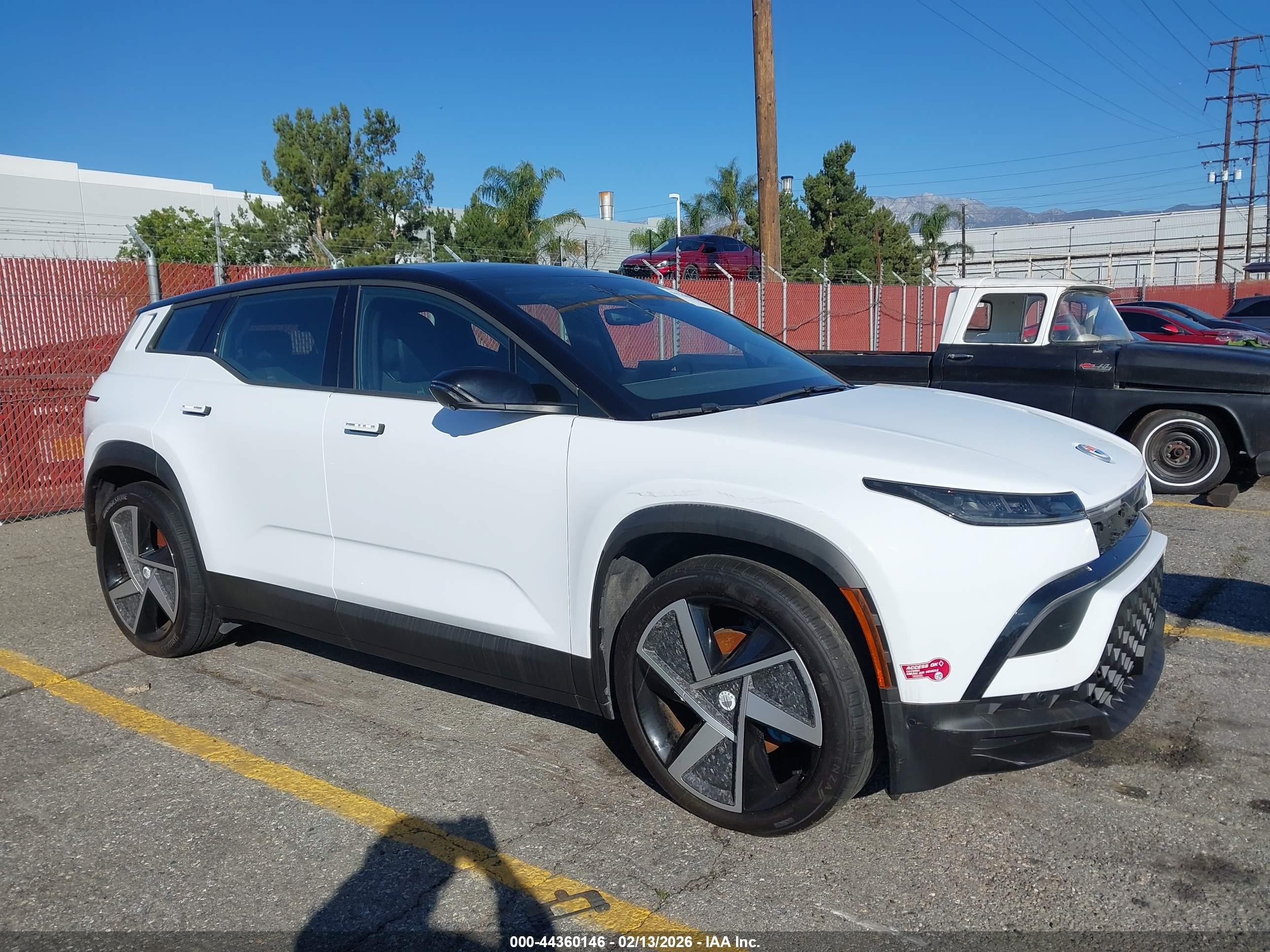 2023 Fisker Ocean Extreme, VIN VCF1EBU2XPG007200 — Front end