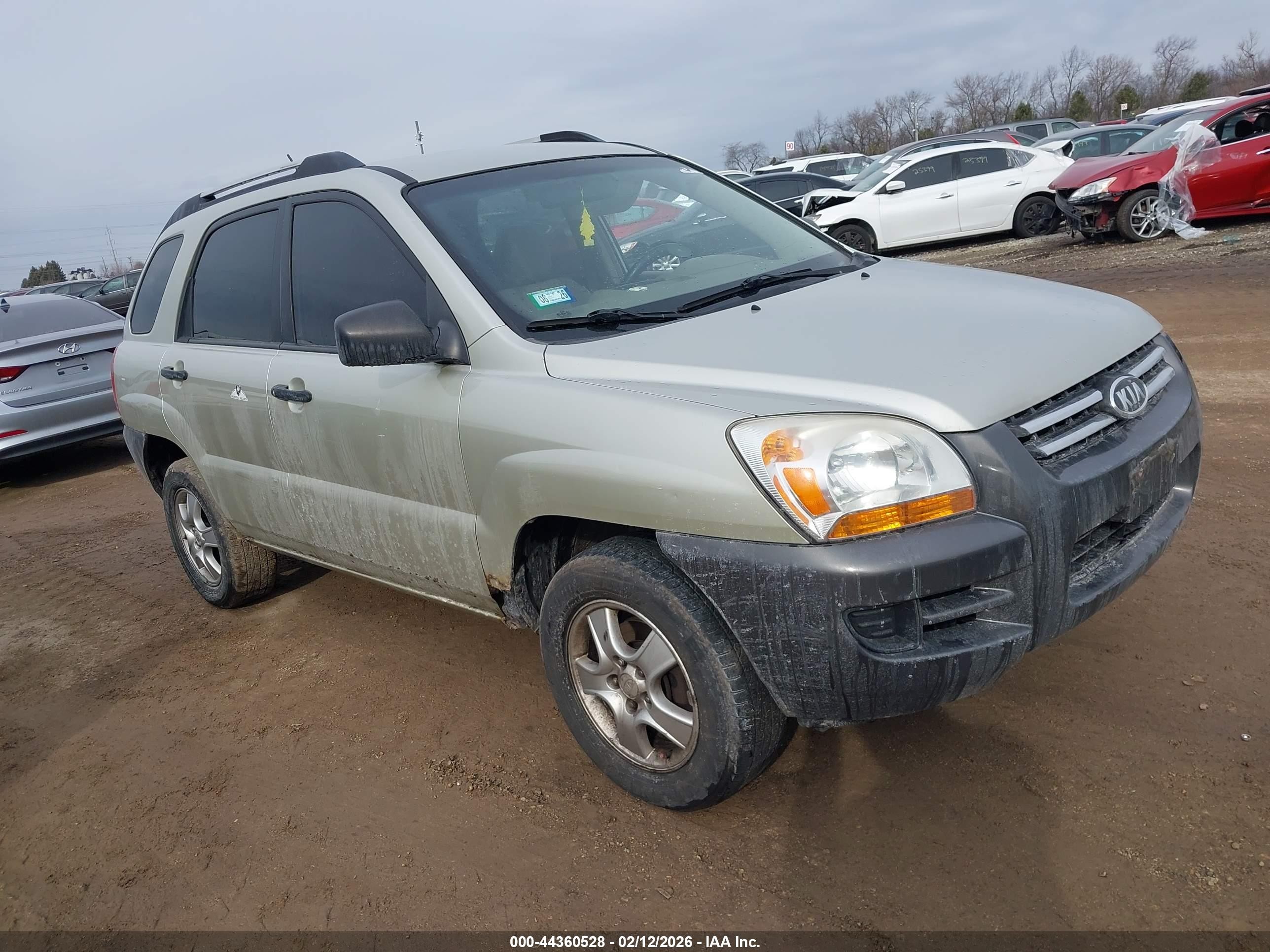 2007 Kia Sportage LX, VIN KNDJF724577306012 — Зад