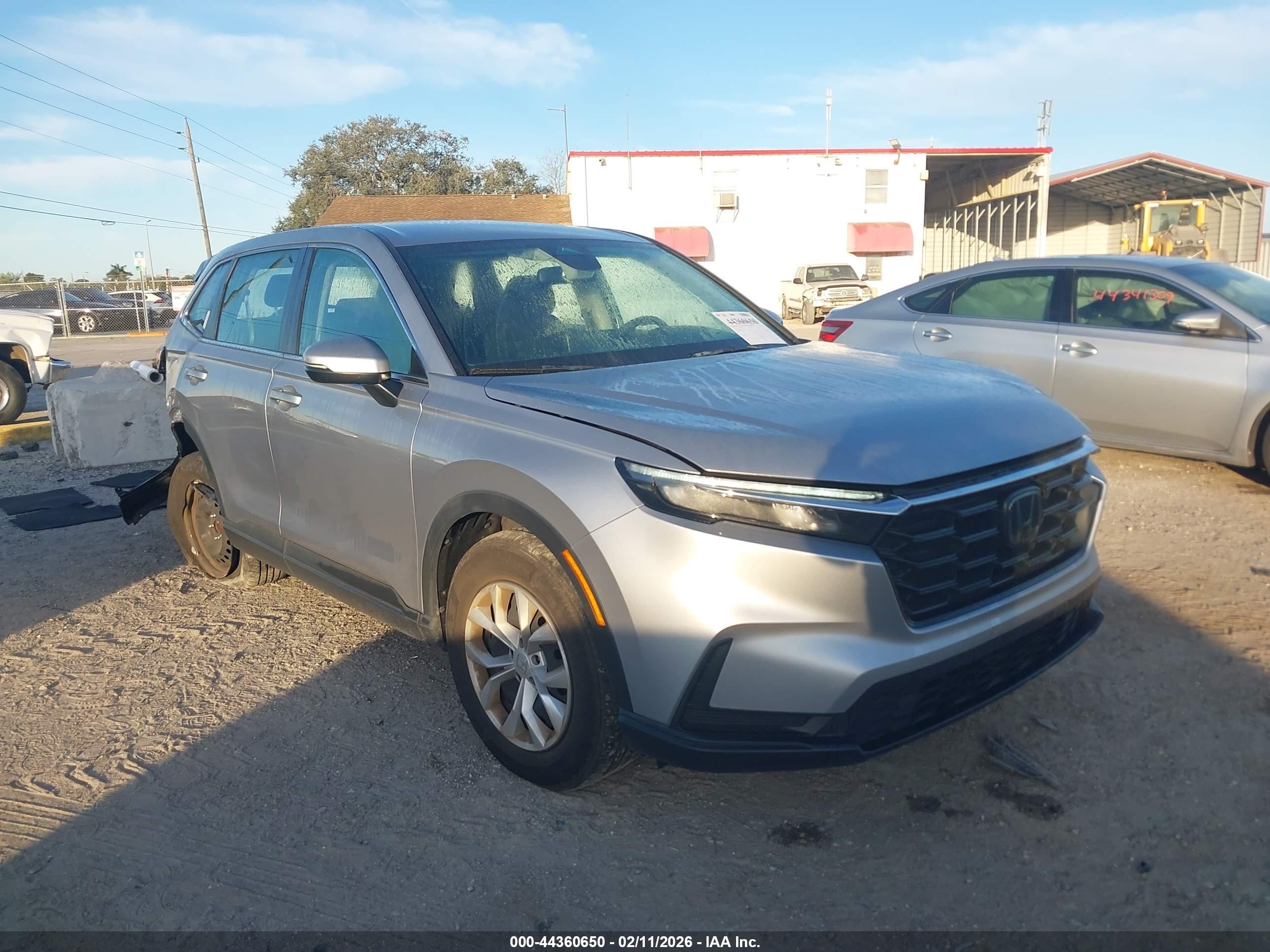 2024 Honda CR-V LX, VIN 2HKRS3H23RH308711 — Rear end