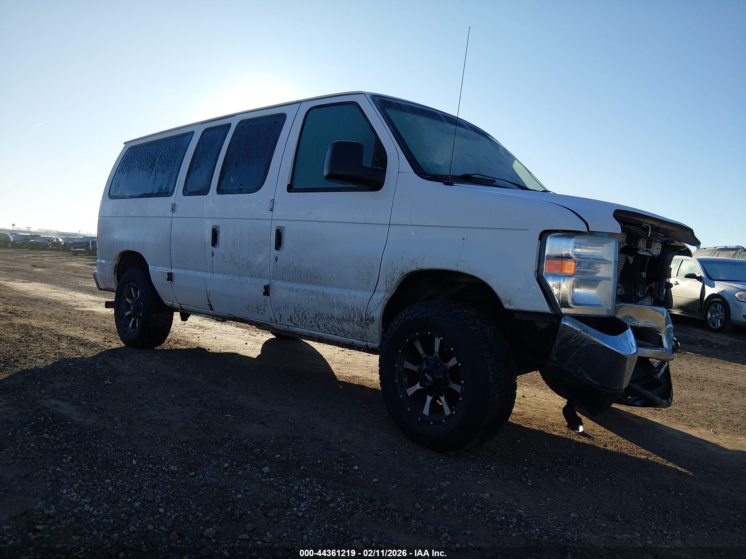 2012 Ford E-350, VIN 1FBNE3BSXCDB17853 — Front end