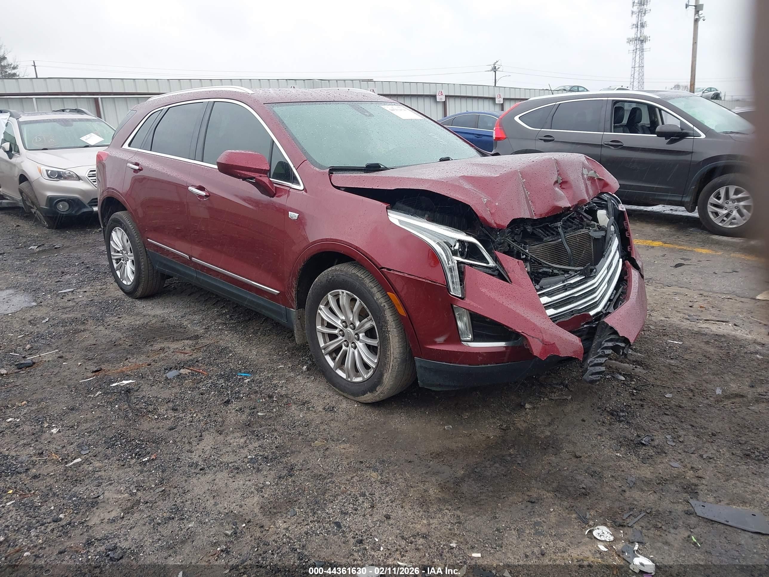 2017 Cadillac XT5 FWD, VIN 1GYKNARS3HZ206063 — Front end