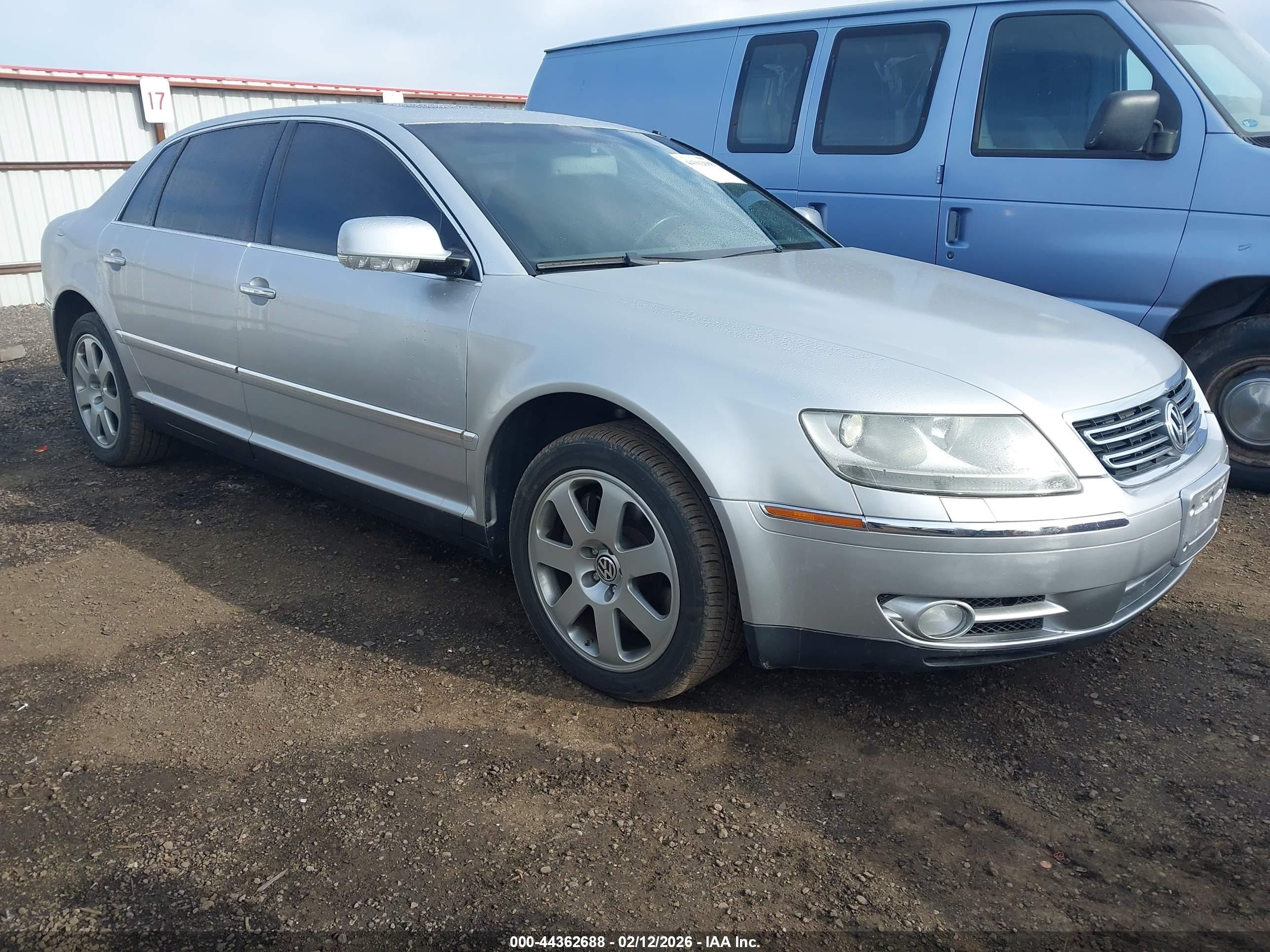 2004 Volkswagen Phaeton V8, VIN WVWAF63D848008035 — Normal wear