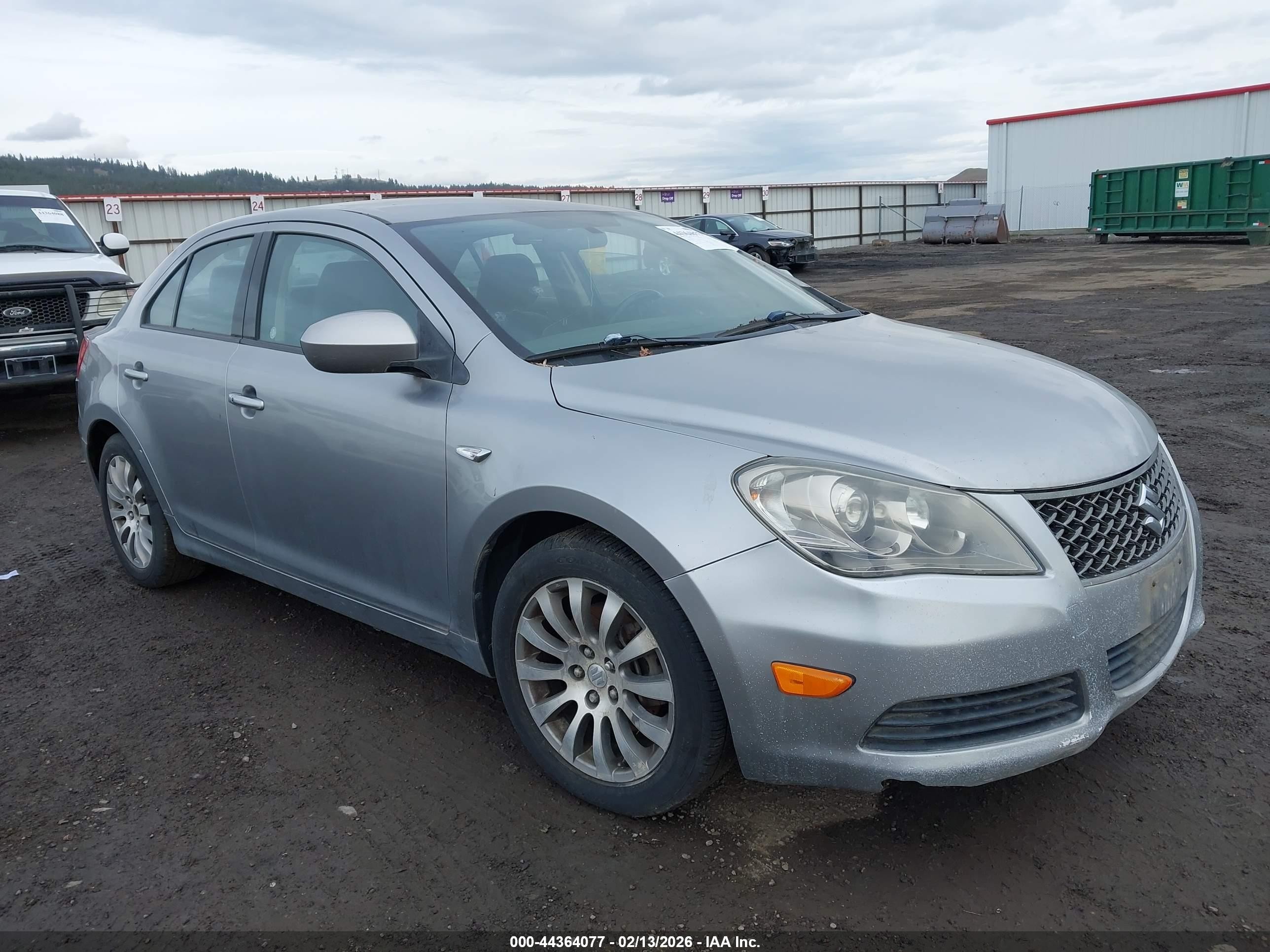 2010 Suzuki Kizashi SE, VIN JS2RF9A36A6101177 — Rear end