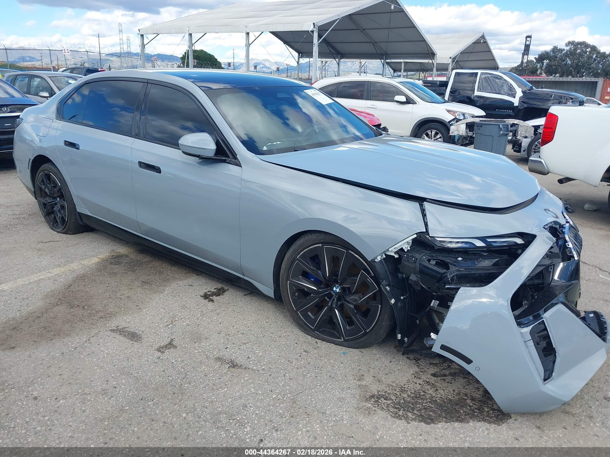 2023 BMW i7 xDrive60, VIN WBY53EJ09PCN73592 — Front end