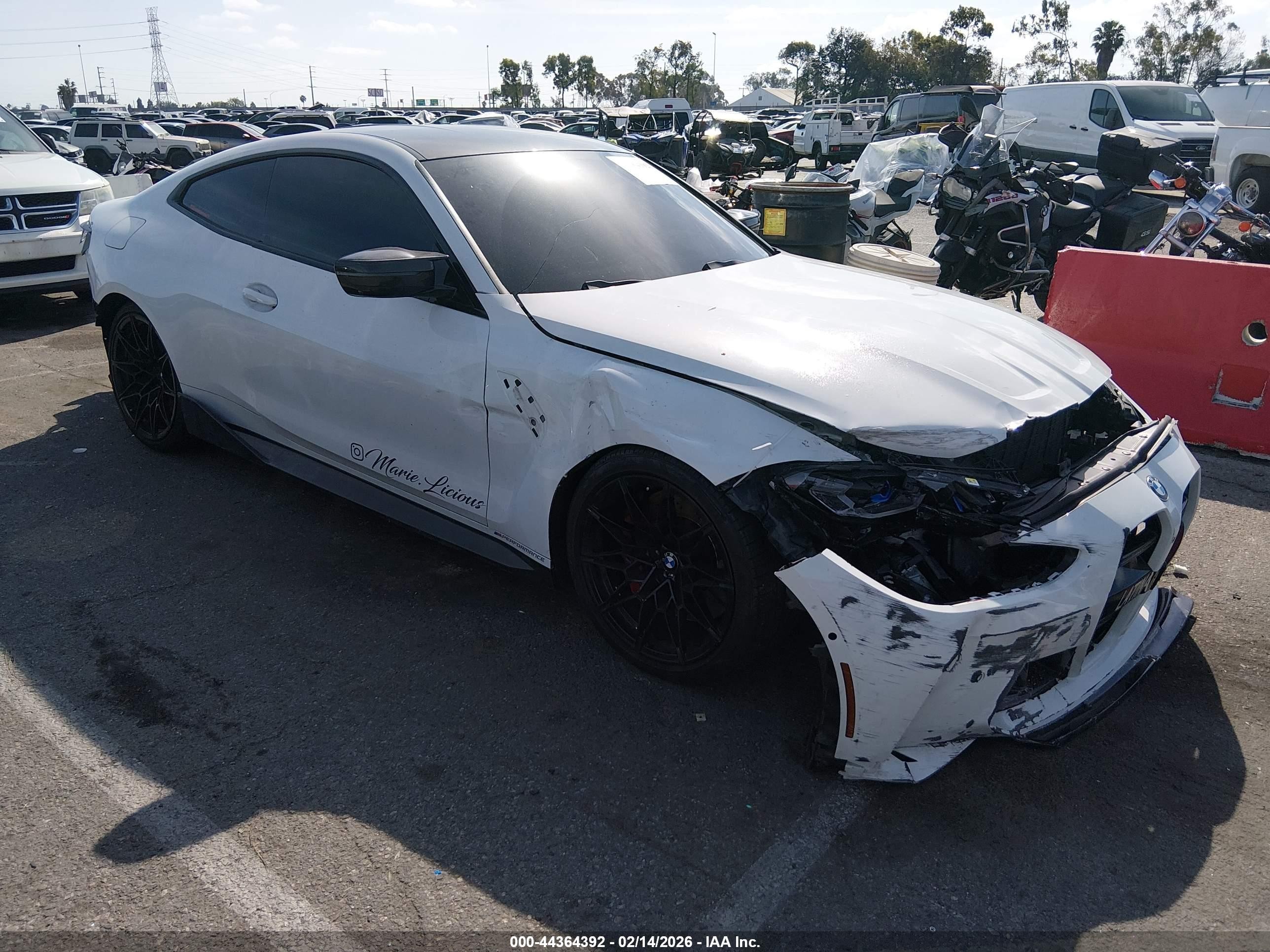 2021 BMW M4 Competition, VIN WBS33AZ09MCG83040 — Перед