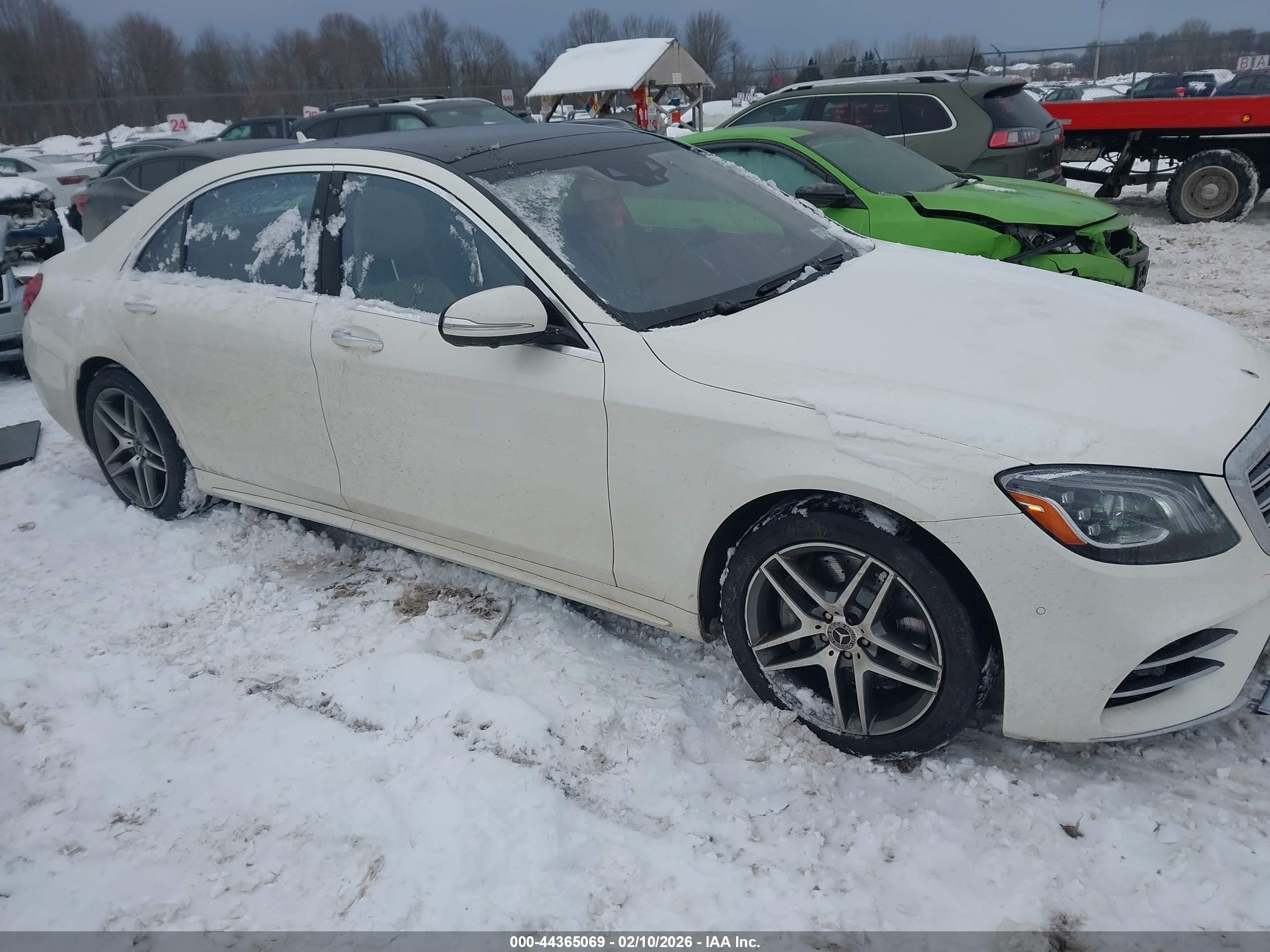 2019 Mercedes-Benz S 560, VIN WDDUG8GB3KA433060 — Rear end