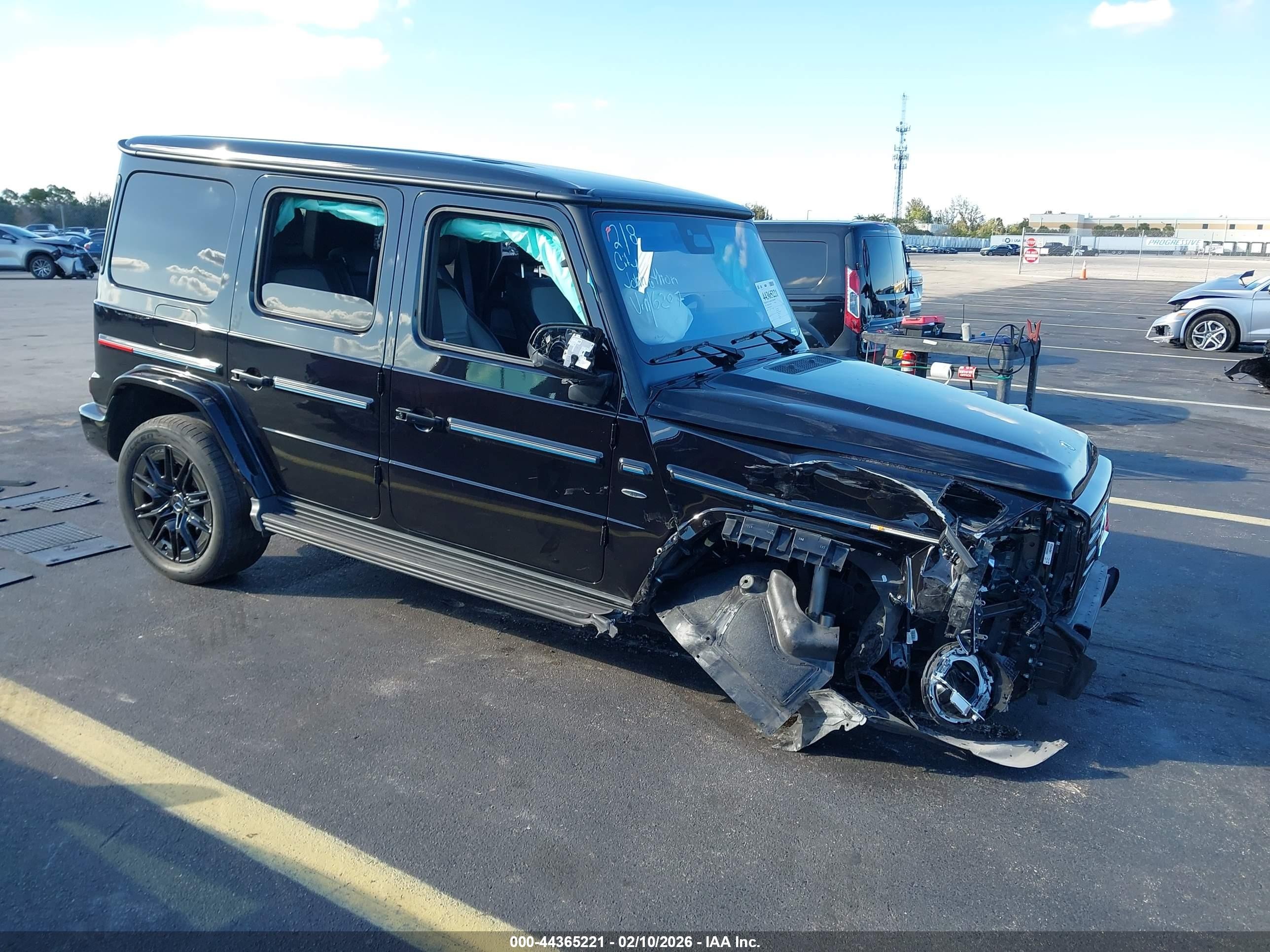 2025 Mercedes-Benz G G 580e, VIN W1NWM0AB5SX026207 — Front end