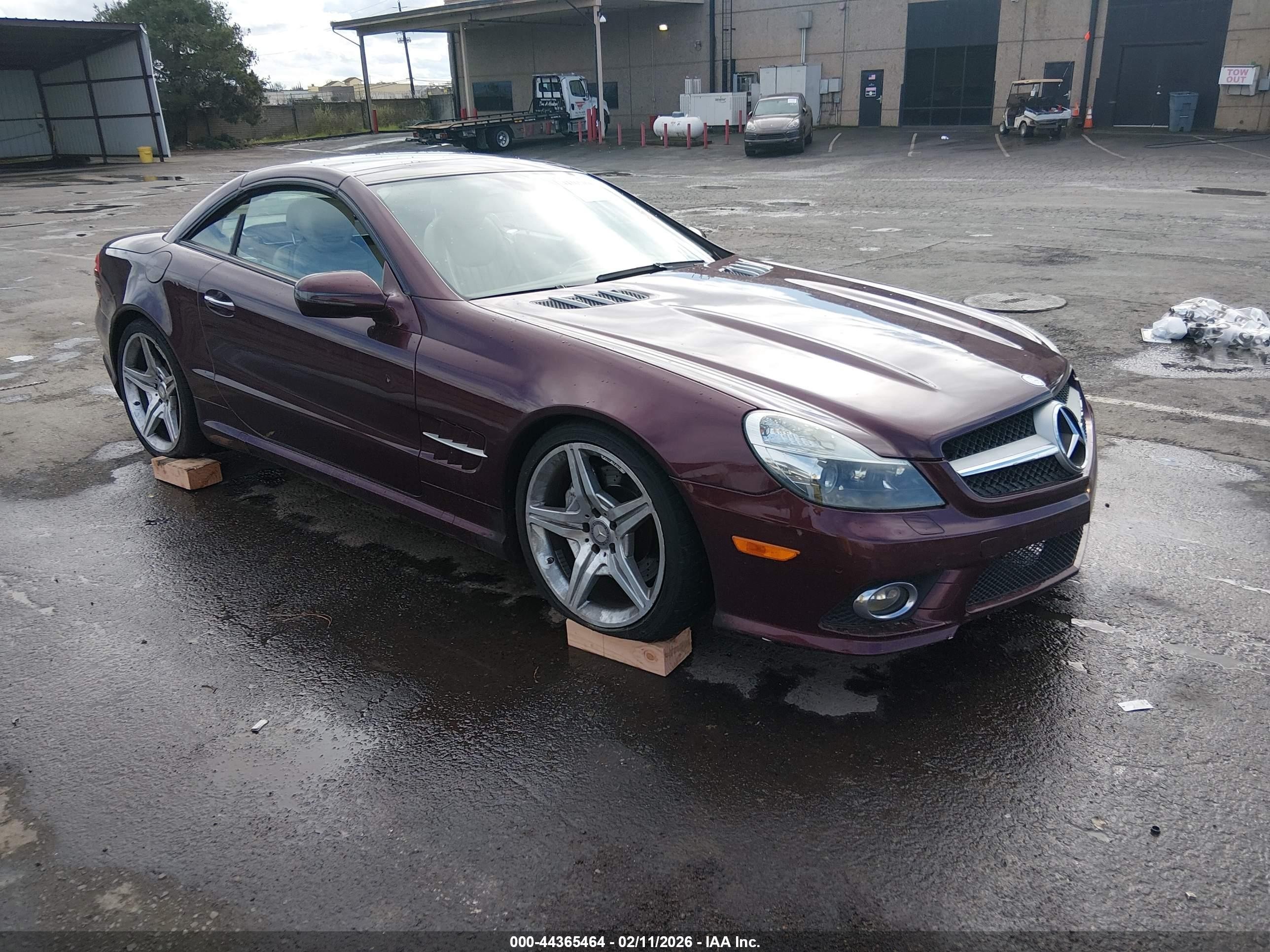 2011 Mercedes-Benz SL 550, VIN WDBSK7BA0BF166342 — Front end