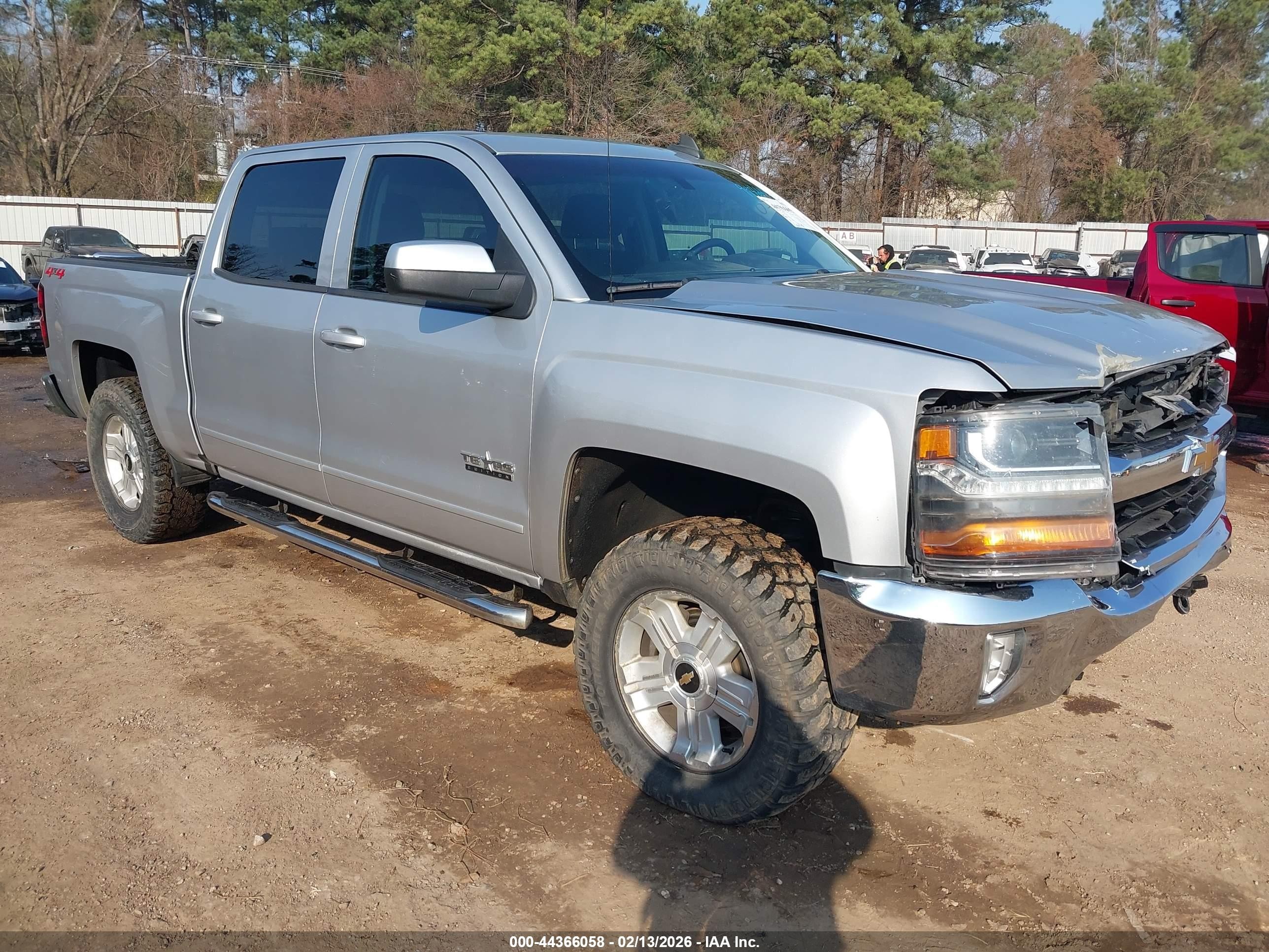 2018 Chevrolet Silverado 1500 LT, VIN 3GCUKREC3JG631289 — All over