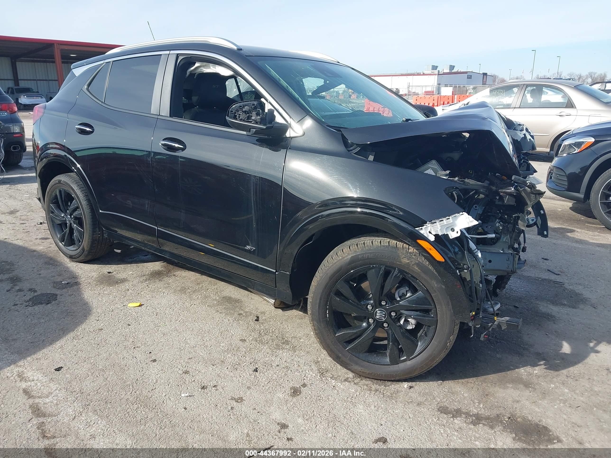 2025 Buick Encore GX Sport Touring, VIN KL4AMDSL5SB081540 — Перед