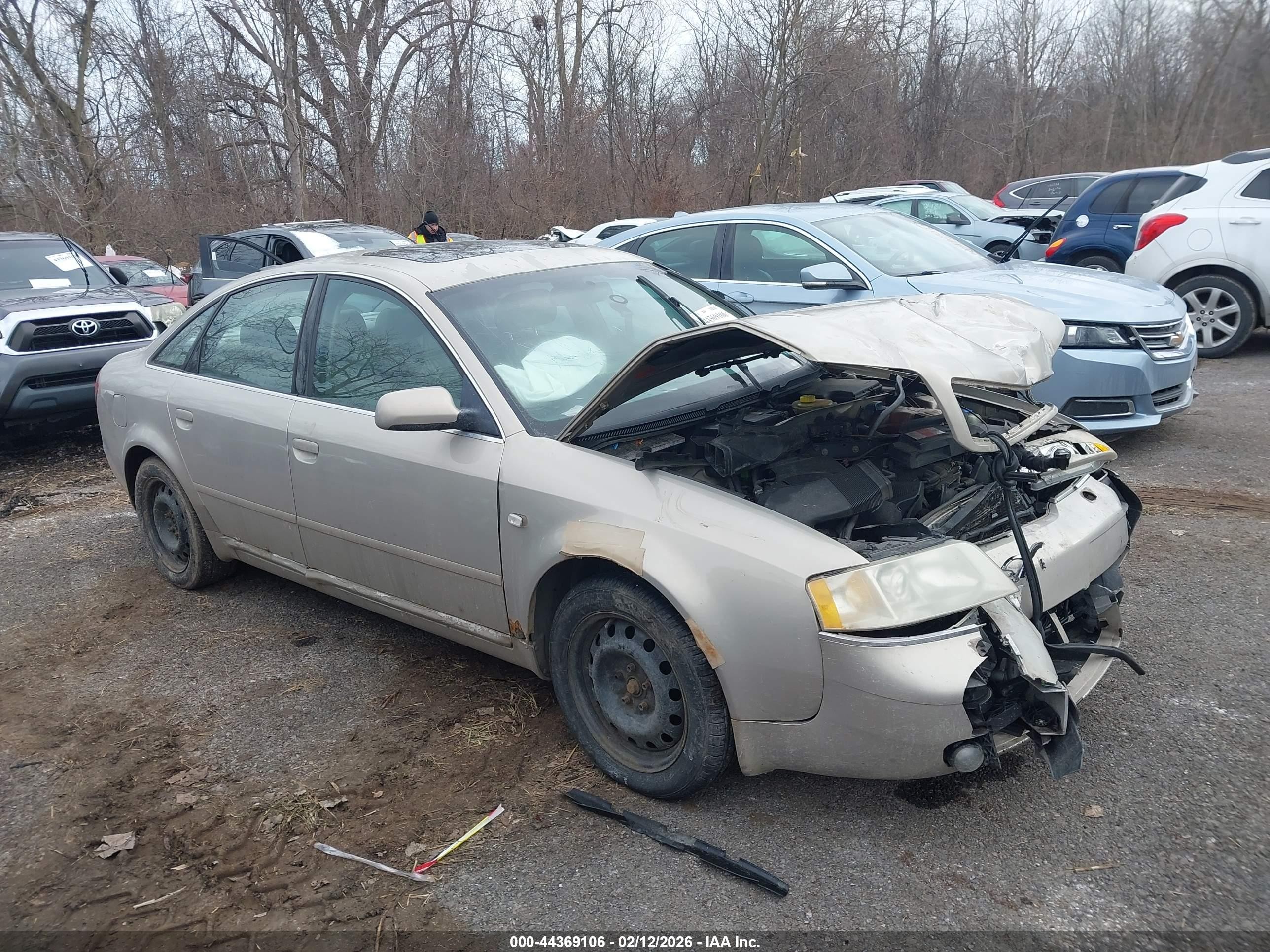 2001 Audi A6, VIN WAUEH64B41N140132 — Front end