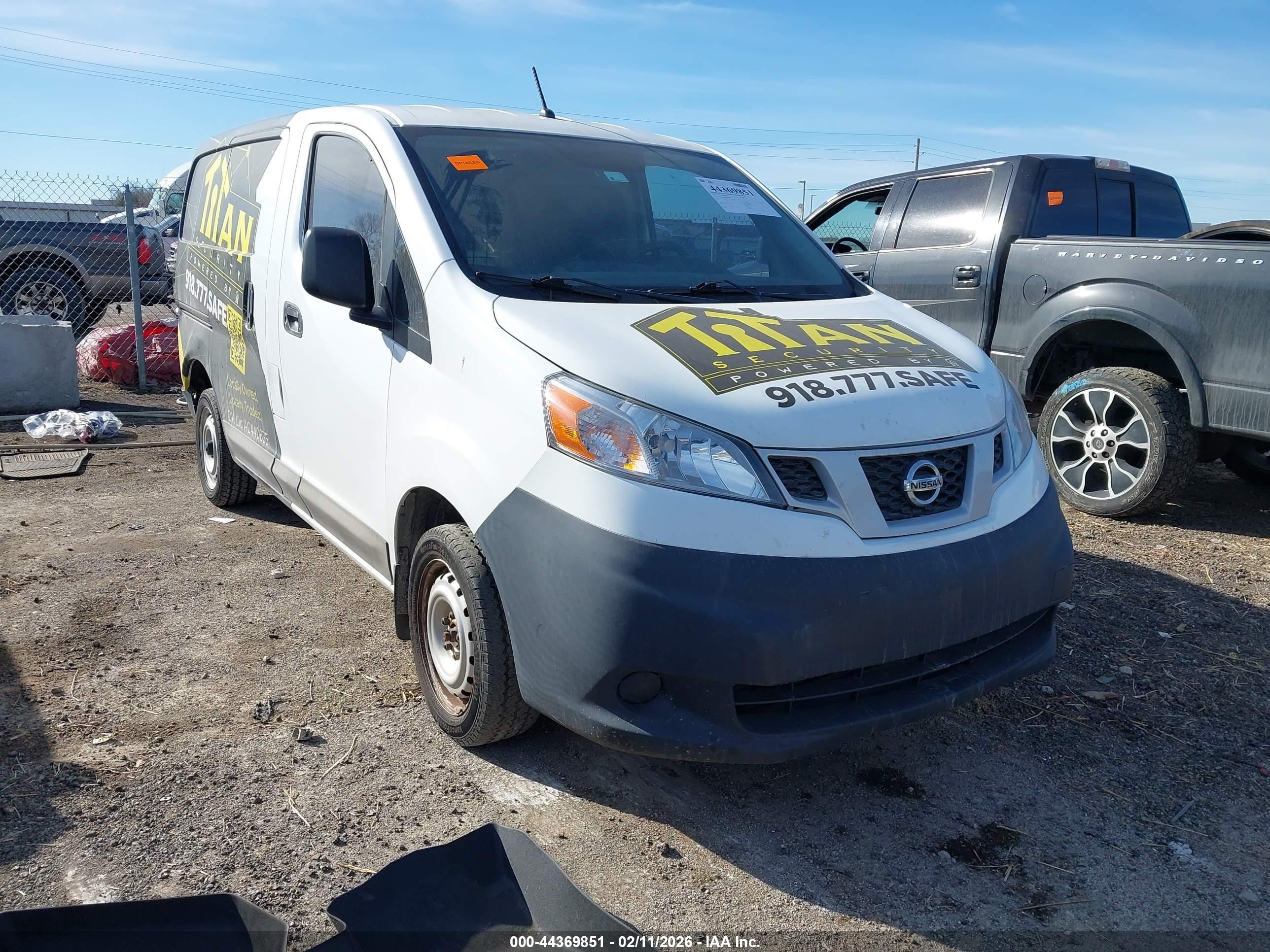 2017 Nissan NV200 SV, VIN 3N6CM0KNXHK709885 — Rear end