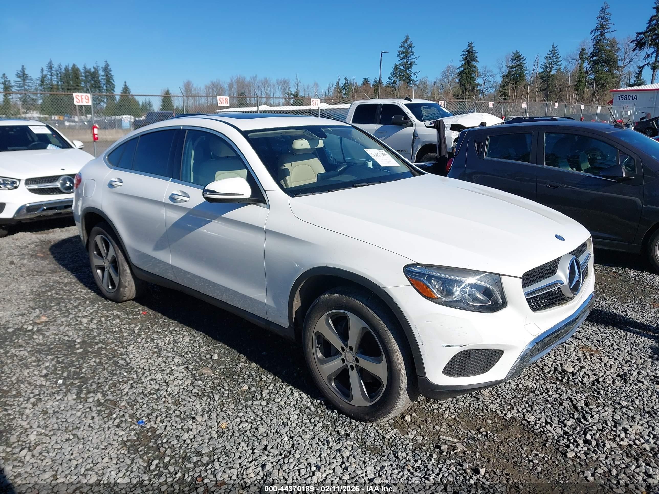 2017 Mercedes-Benz GLC 300, VIN WDC0J4KB4HF189970 — Auction photo 1 of 5