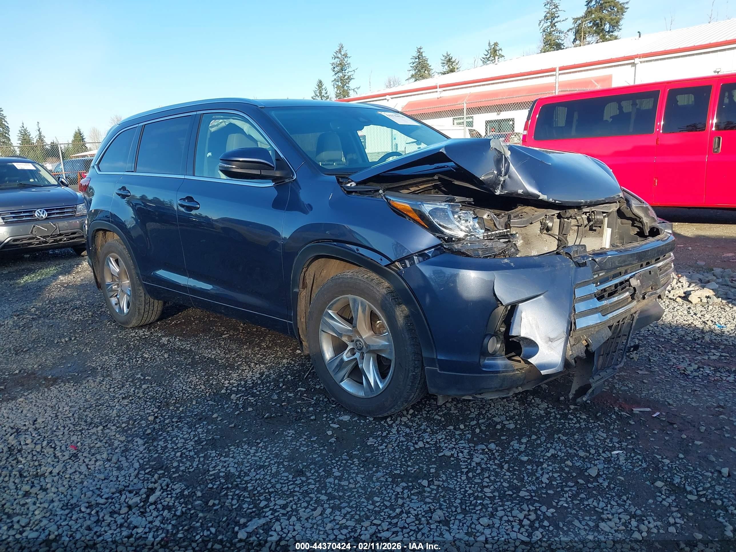 2018 Toyota Highlander Limited, VIN 5TDDZRFH2JS843804 — Front end
