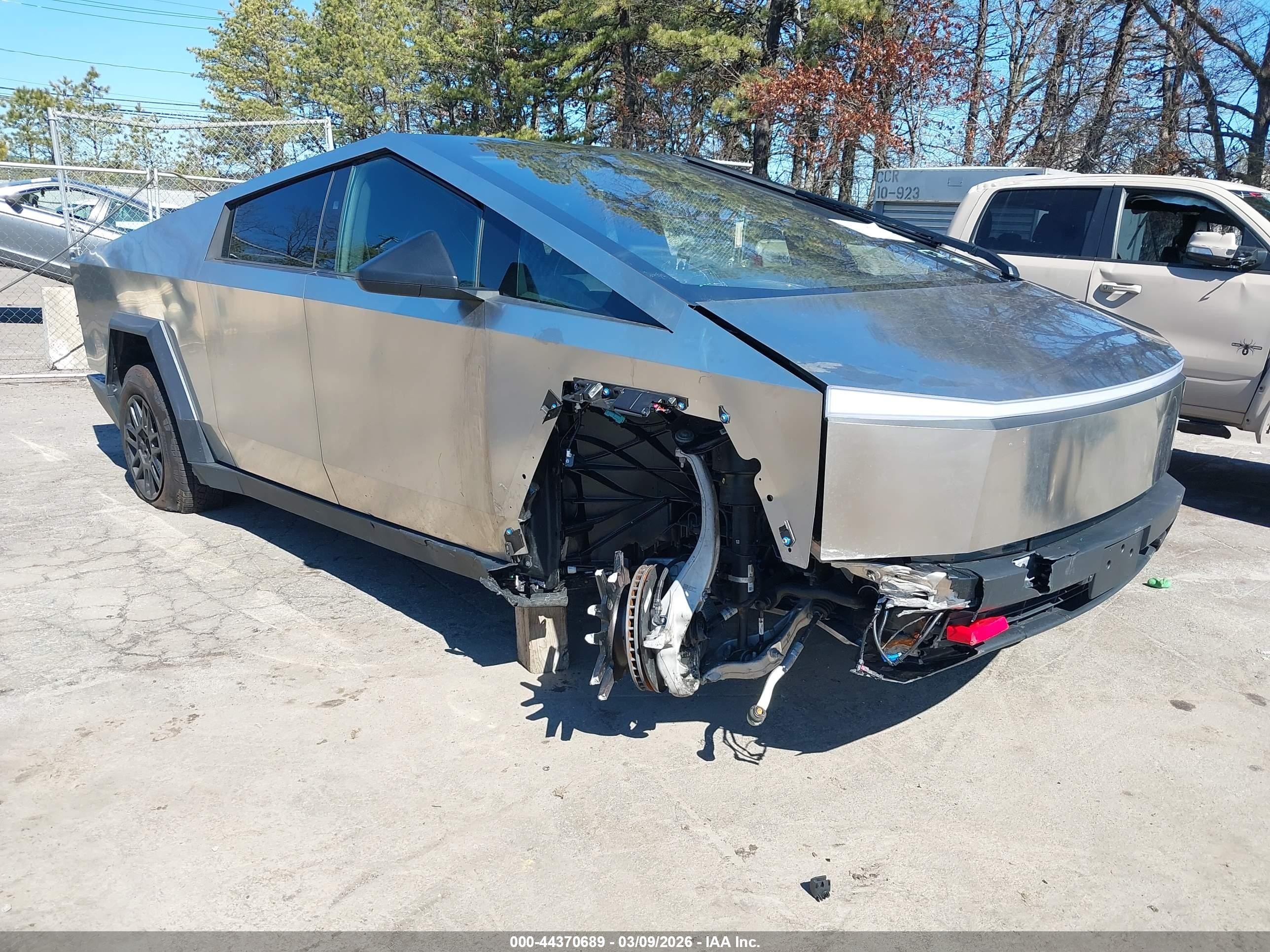 2025 Tesla Cybertruck, VIN 7G2CEHED3SA073483 — Front end