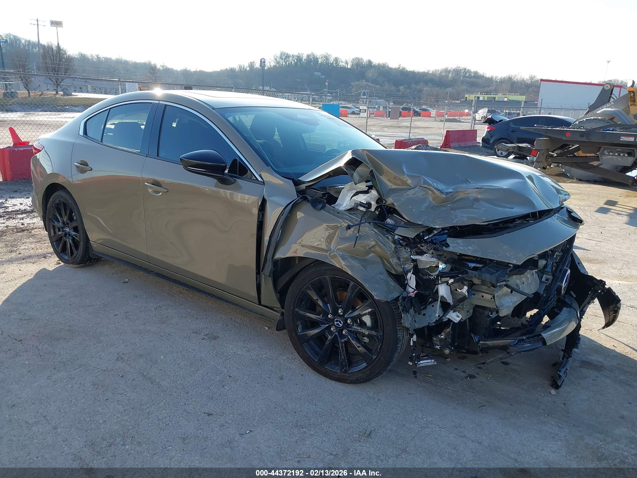2025 Mazda 3 Carbon Edition, VIN 3MZBPBXY4SM478771 — Перед