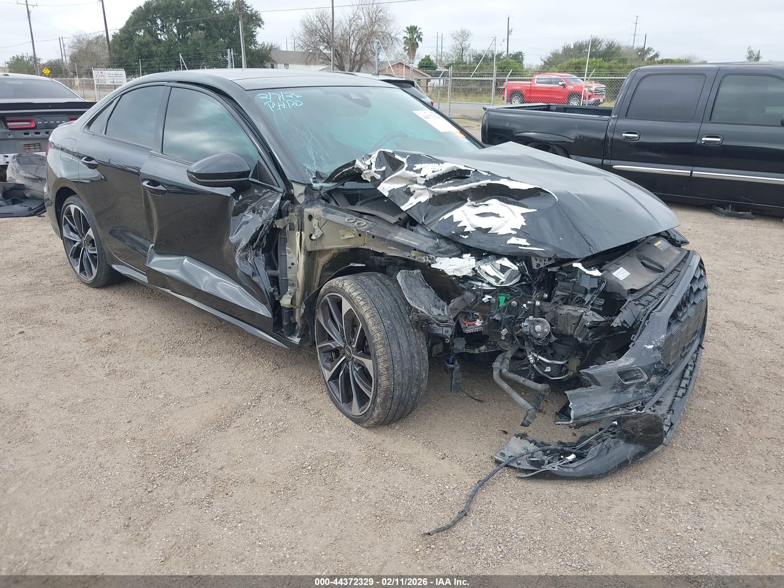 2023 Audi S3 Premium Plus, VIN WAUH3DGY2PA135785 — Перед