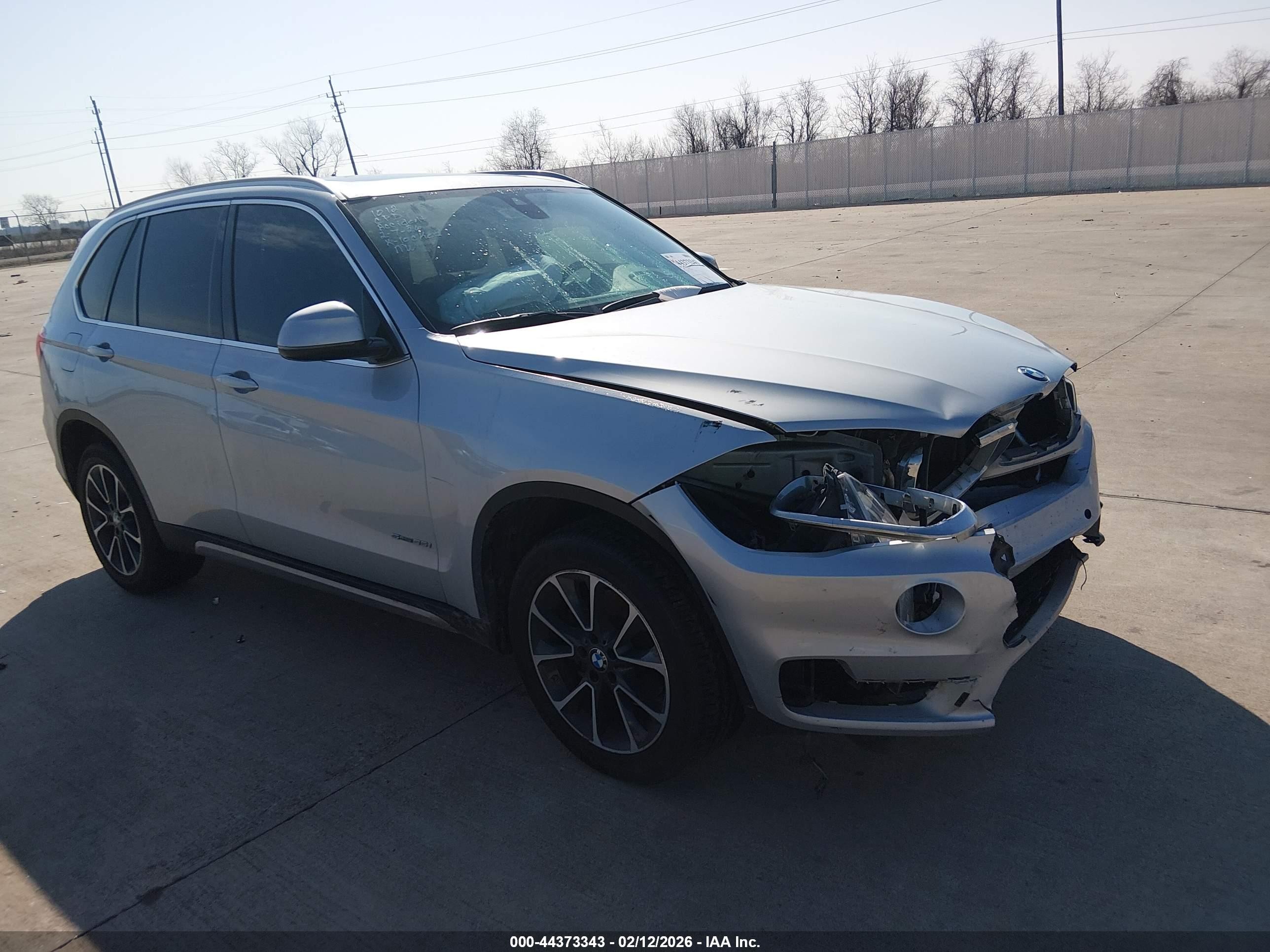 2018 BMW X5 sDrive35i, VIN 5UXKR2C57J0X08828 — Front end