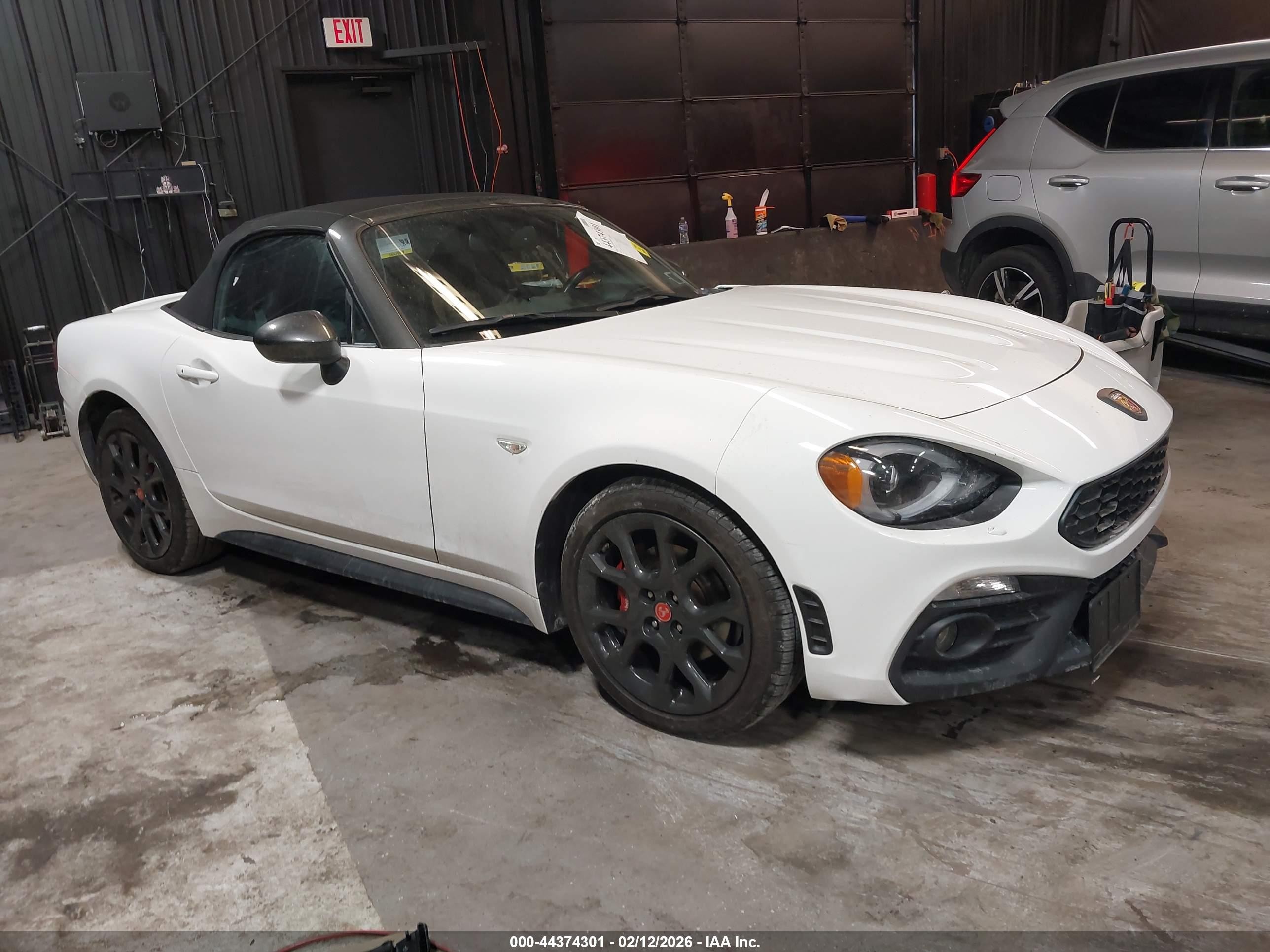 2020 FIAT 124 Spider Abarth, VIN JC1NFAEK2L0144266 — Front end
