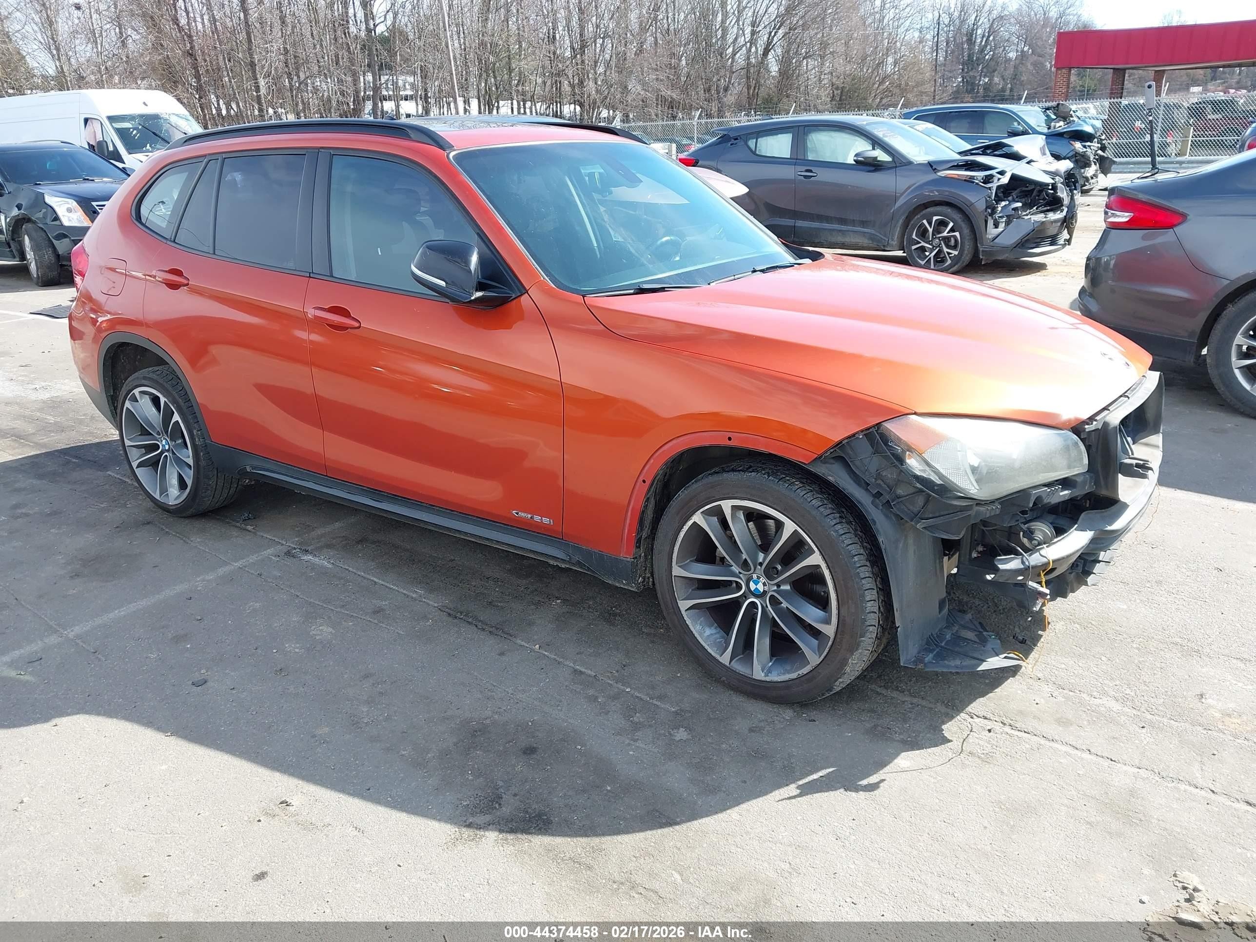 2015 BMW X1 sDrive28i, VIN WBAVM1C57FV314700 — Front end