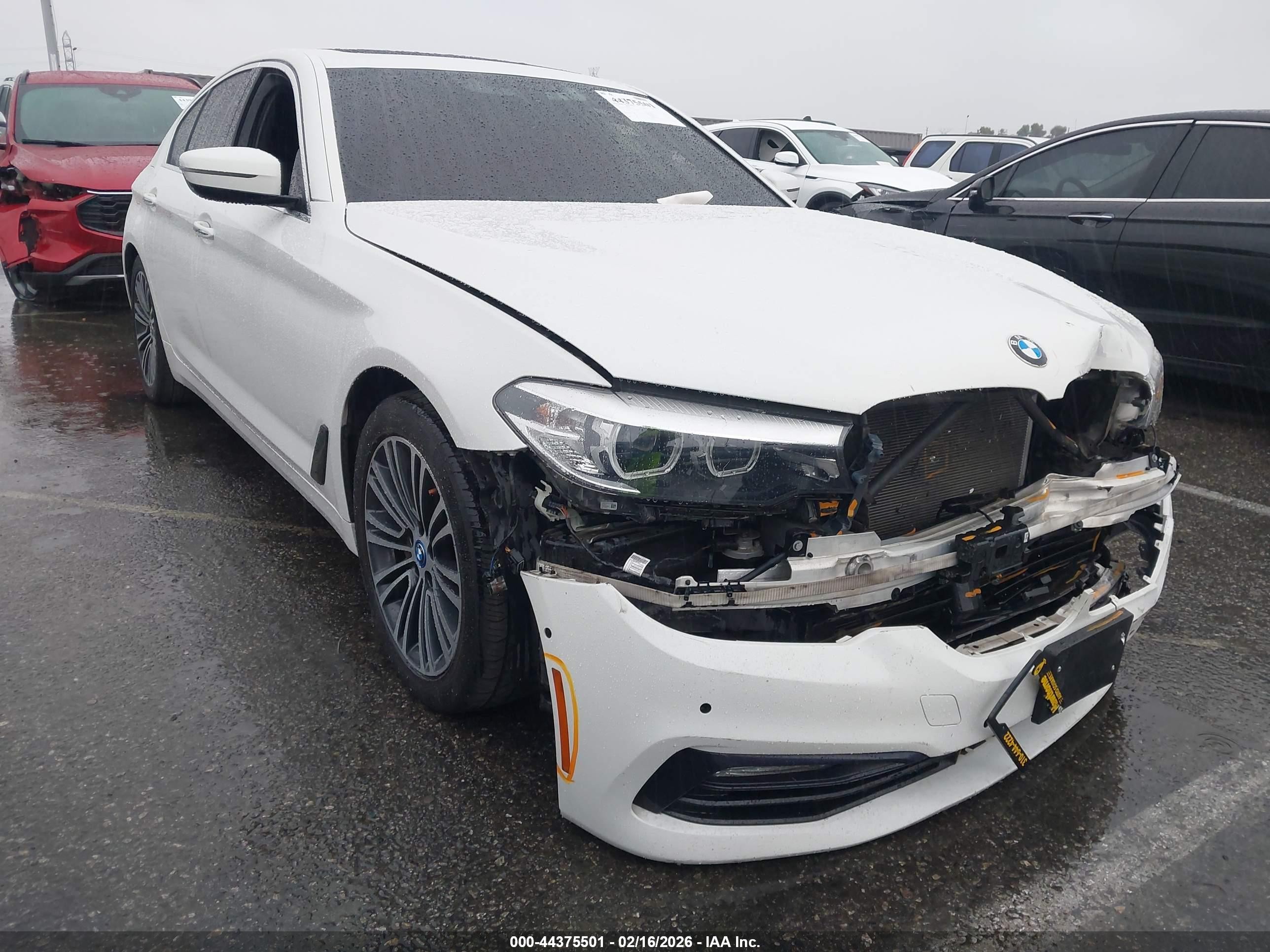 2018 BMW 5 Series 530e, VIN WBAJA9C51JB249777 — Front end