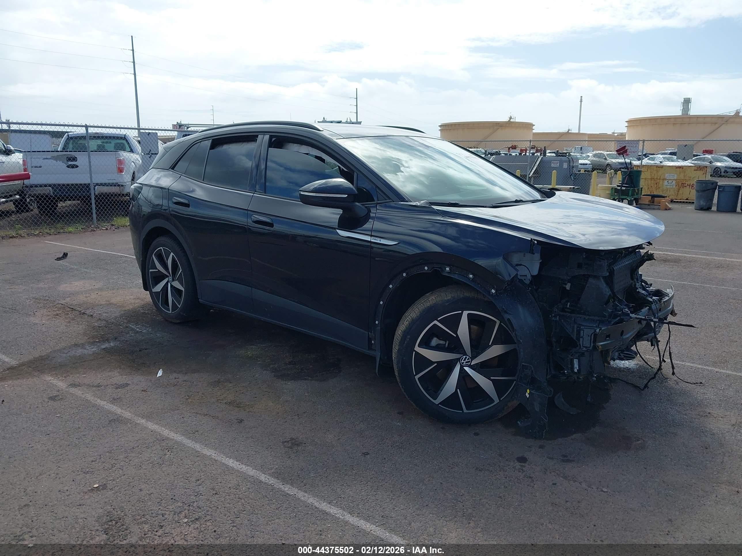 2023 Volkswagen ID.4 Pro S, VIN 1V2FMPE85PC006812 — Front end