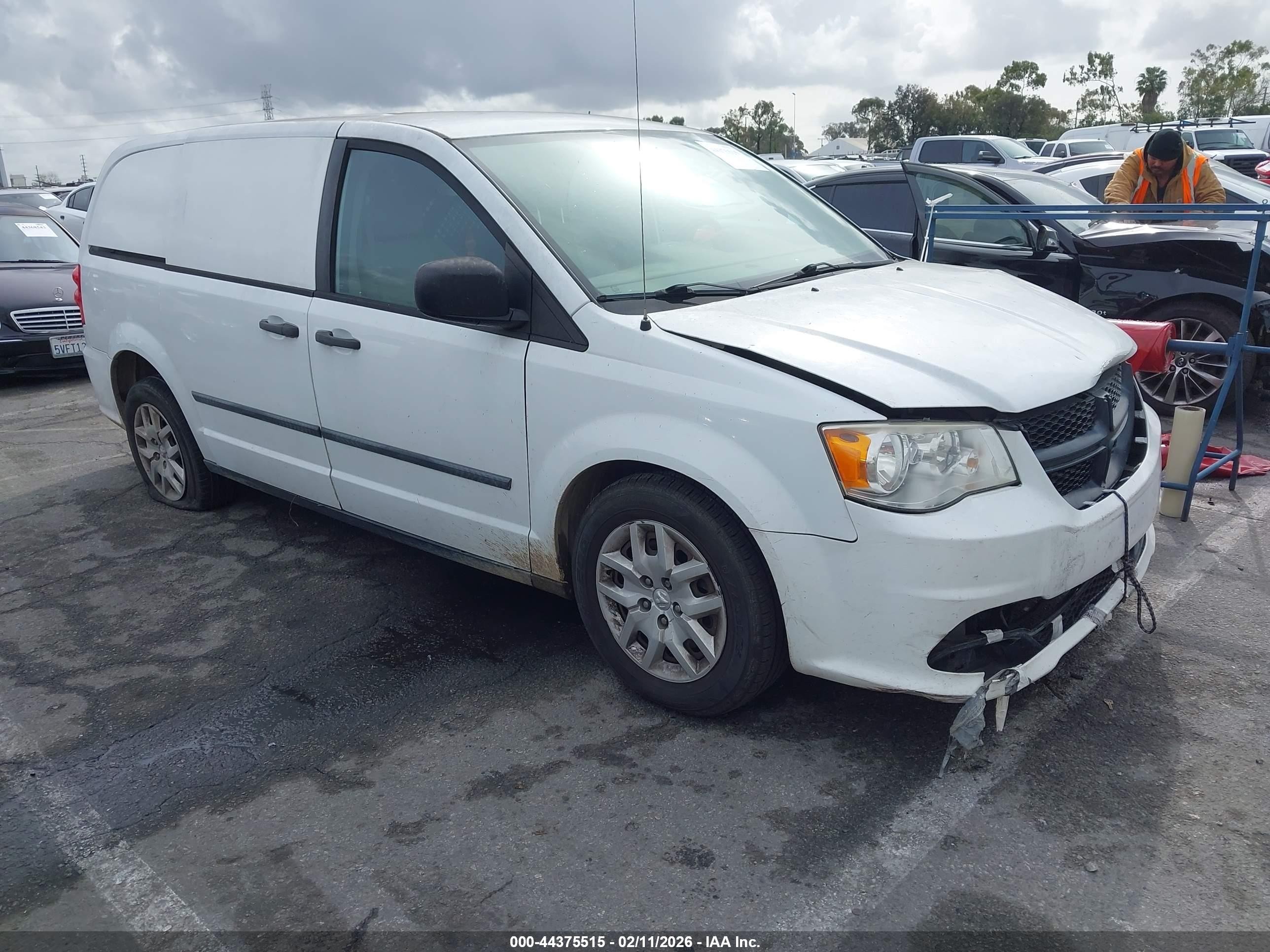 2015 Ram Cargo Van Tradesman, VIN 2C4JRGAG1FR666491 — Front end