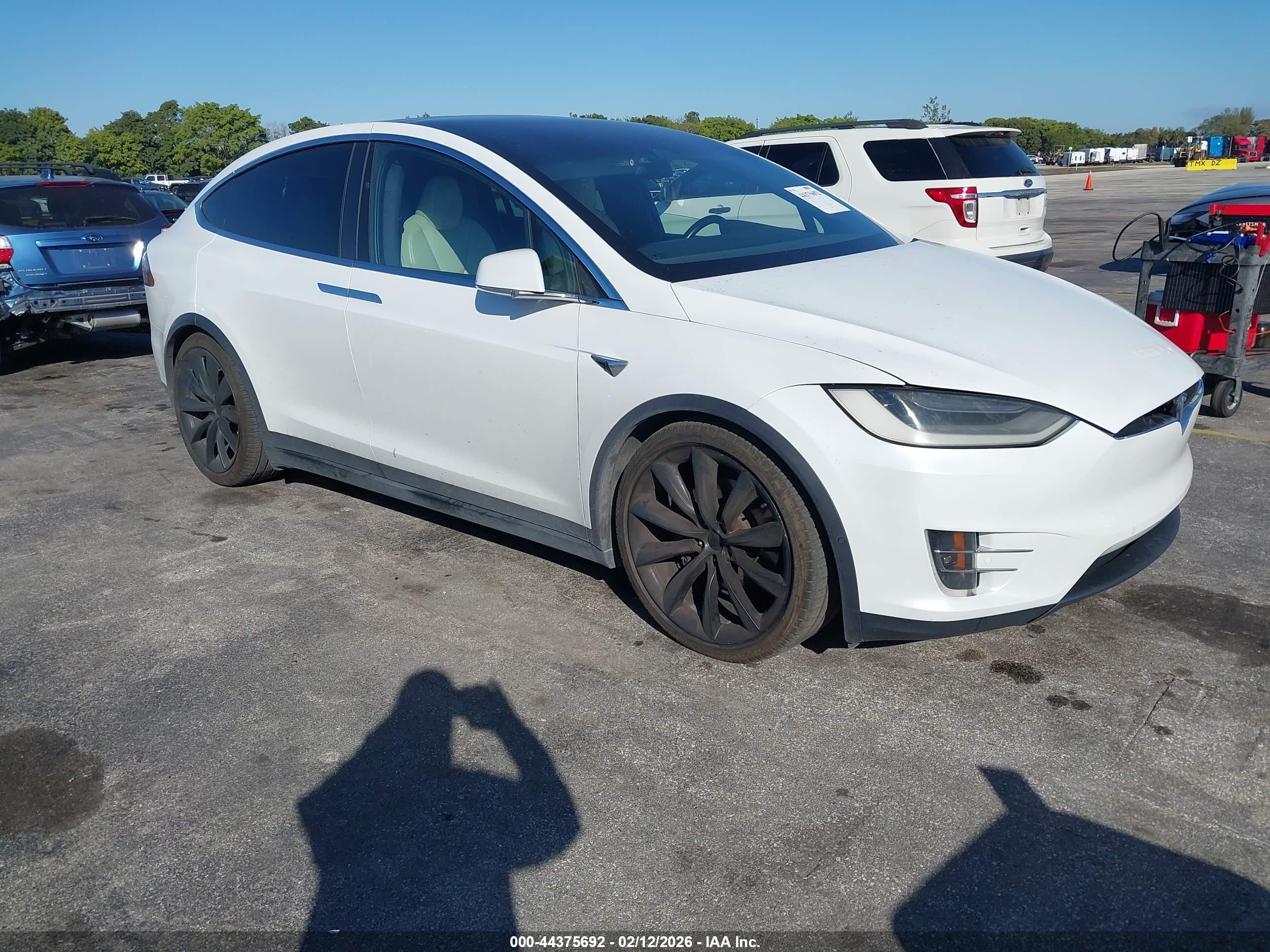 2020 Tesla Model X Long Range, VIN 5YJXCAE20LF243934 — Rear end