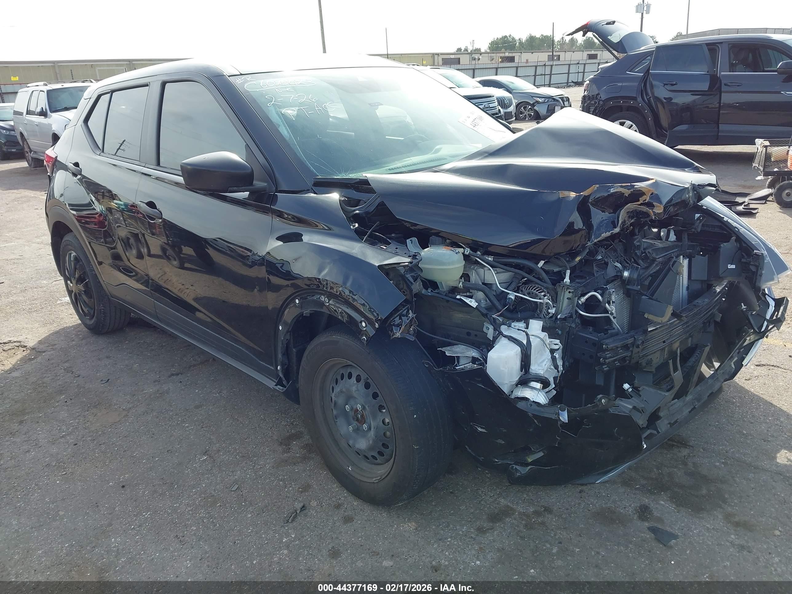 2025 Nissan Kicks Play S, VIN 3N1CP5BV1SL480928 — Front end
