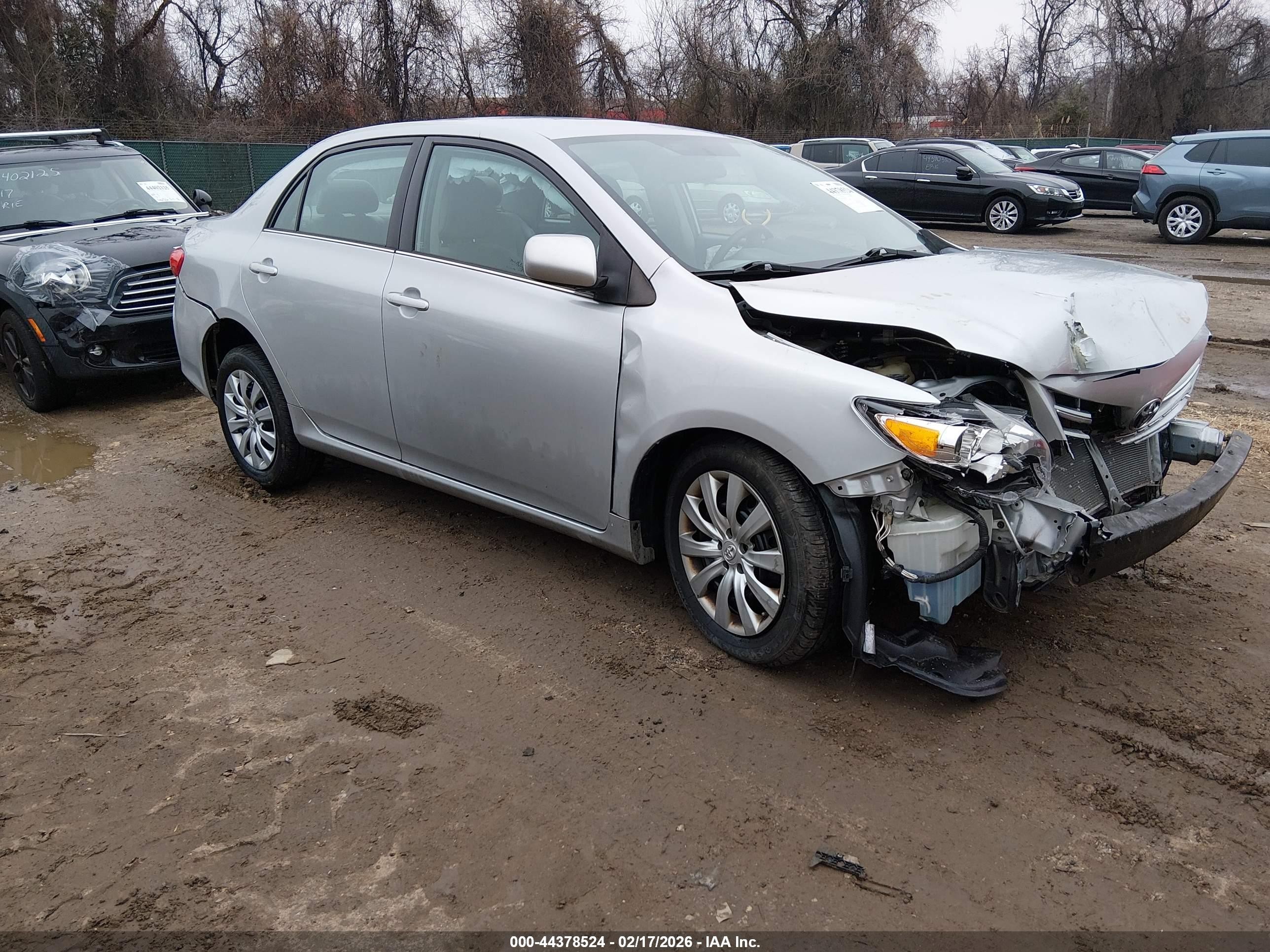 2013 Toyota Corolla LE, VIN 2T1BU4EE3DC087073 — Front end