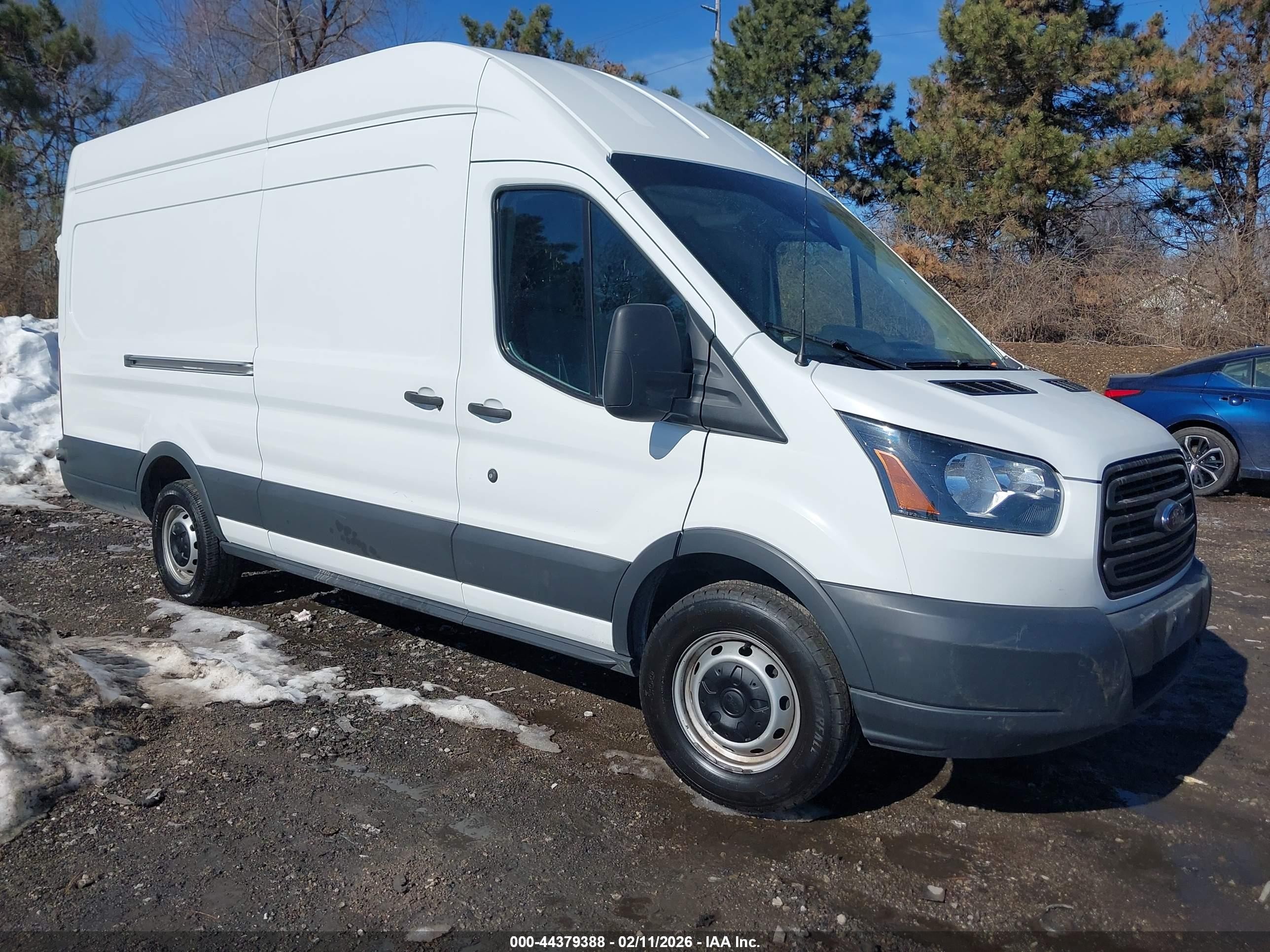 2017 Ford Transit Cargo, VIN 1FTBW3XG2HKB03609 — Front end