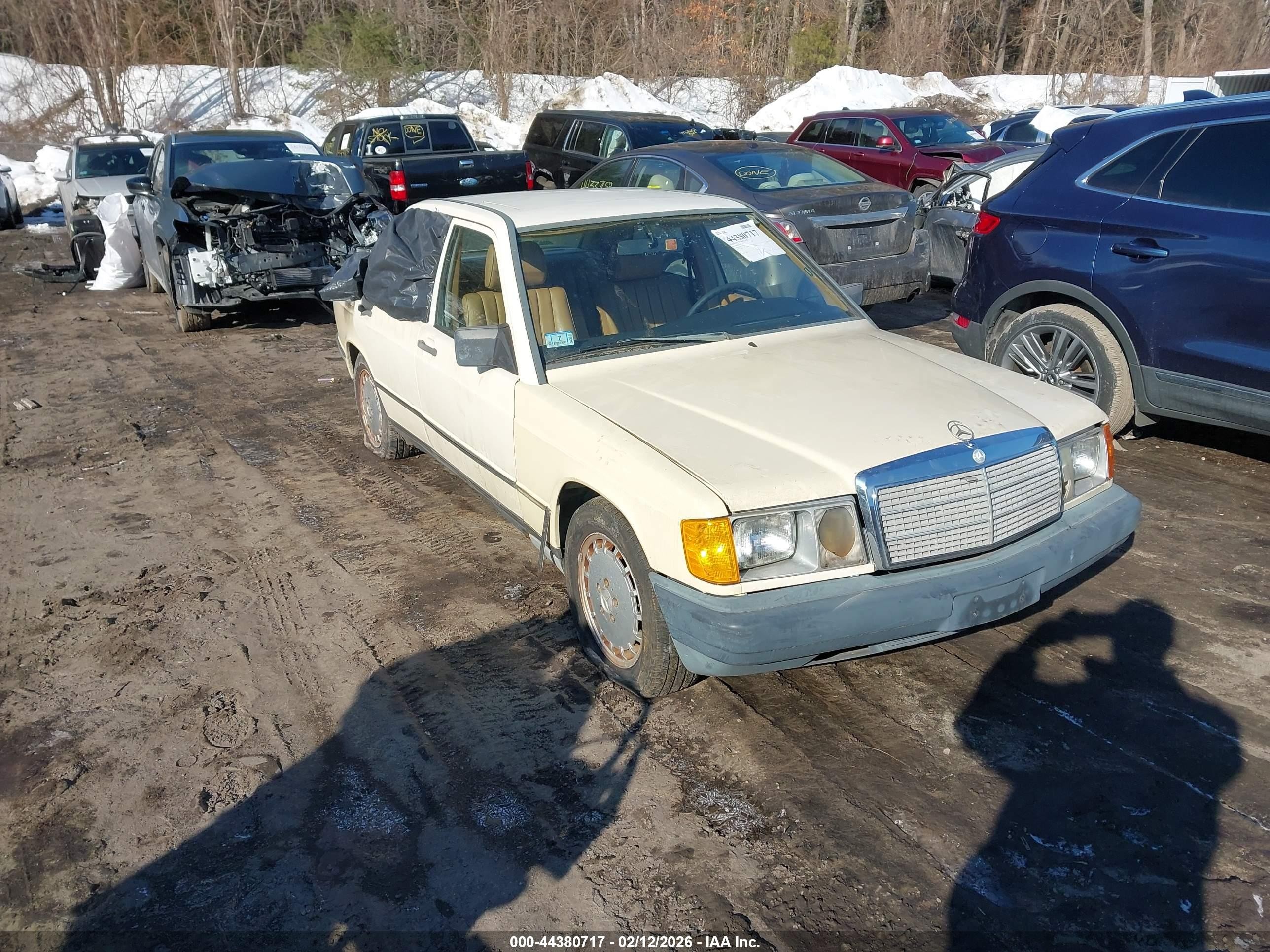 1984 Mercedes-Benz 190, VIN WDBDA24A7EA107477 — Rear end