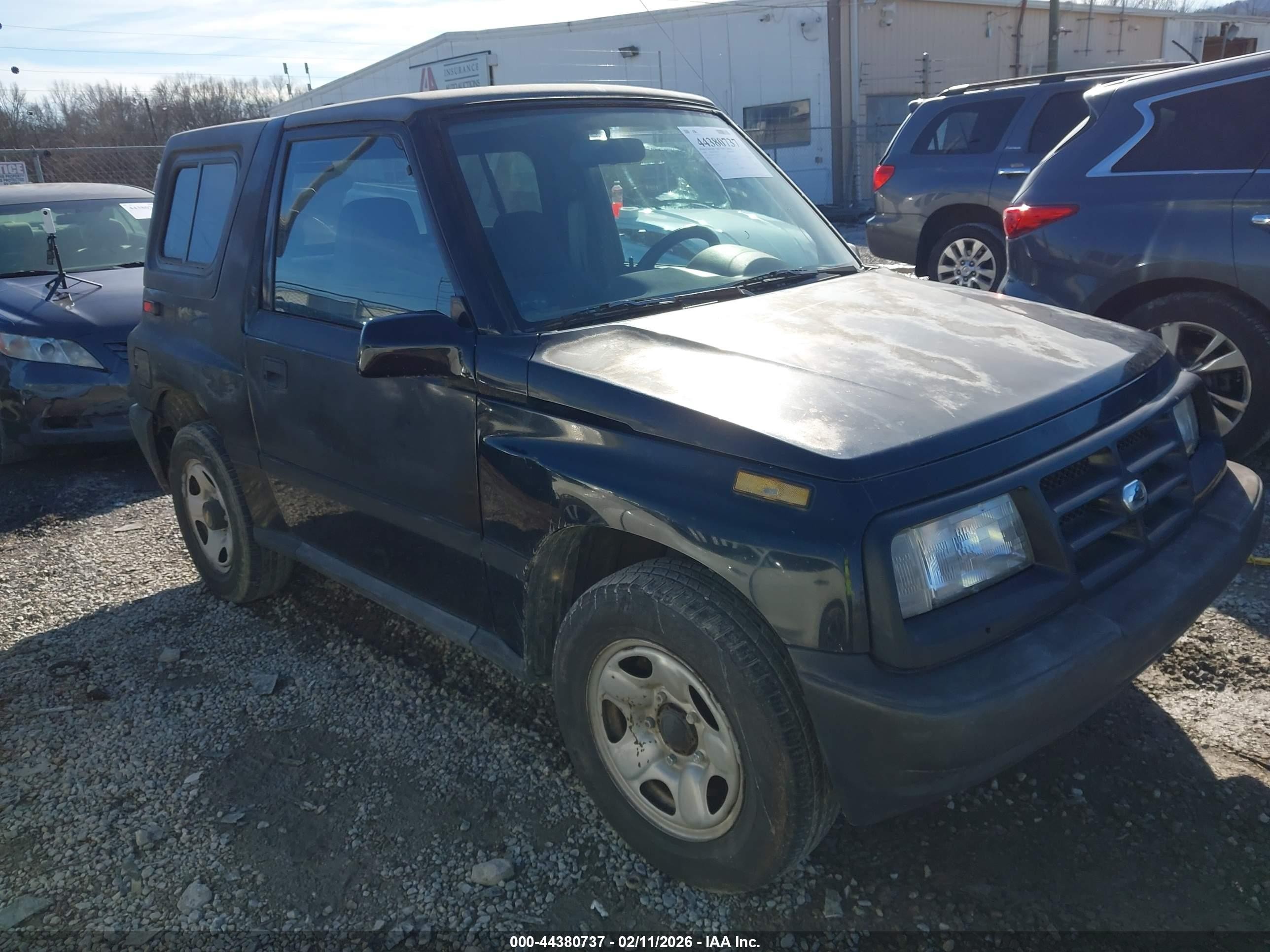 1998 Chevrolet Tracker, VIN 2CNBE1867W6923242 — Normal wear