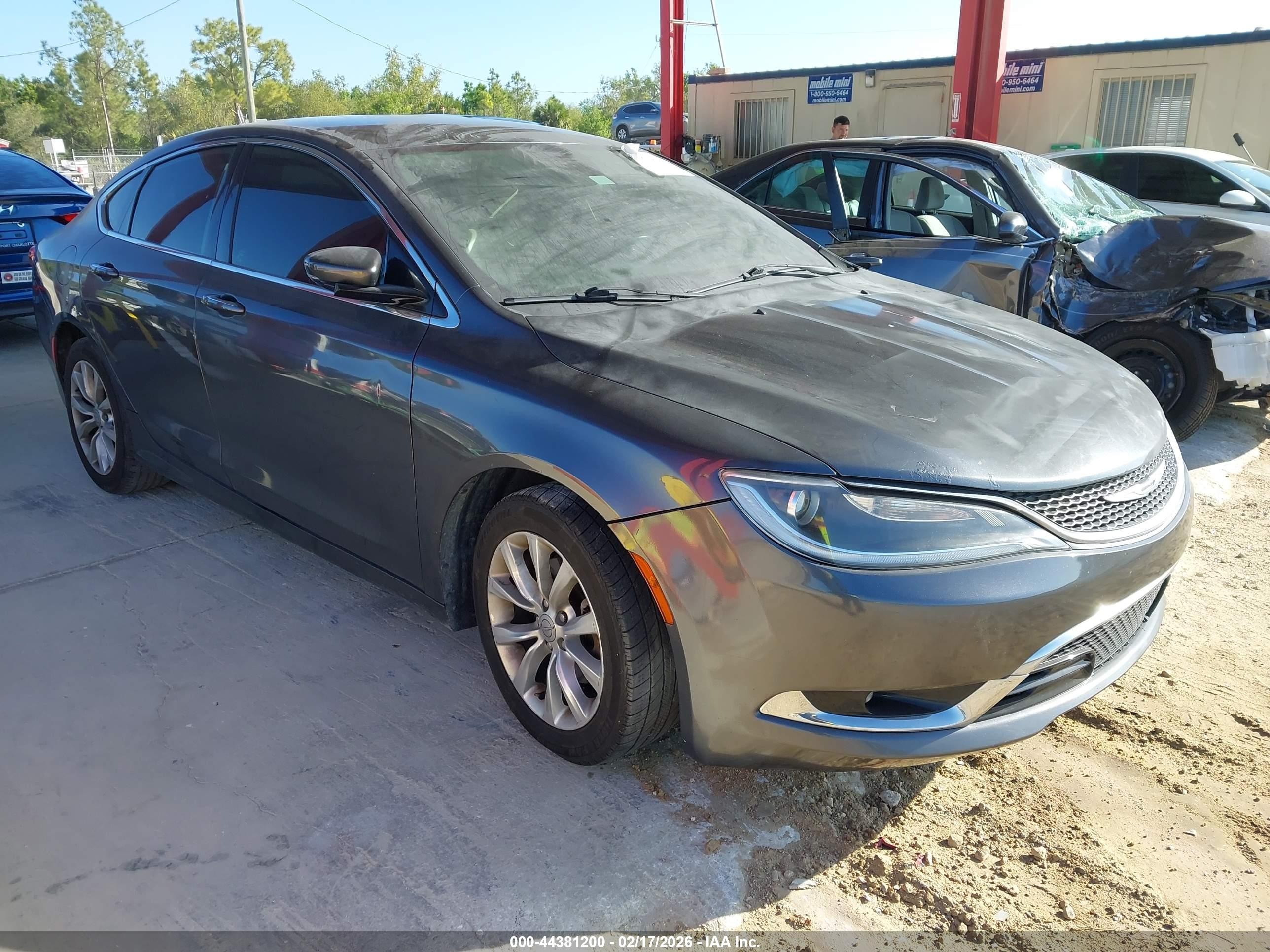 2015 Chrysler 200 C, VIN 1C3CCCCB9FN545603 — Side