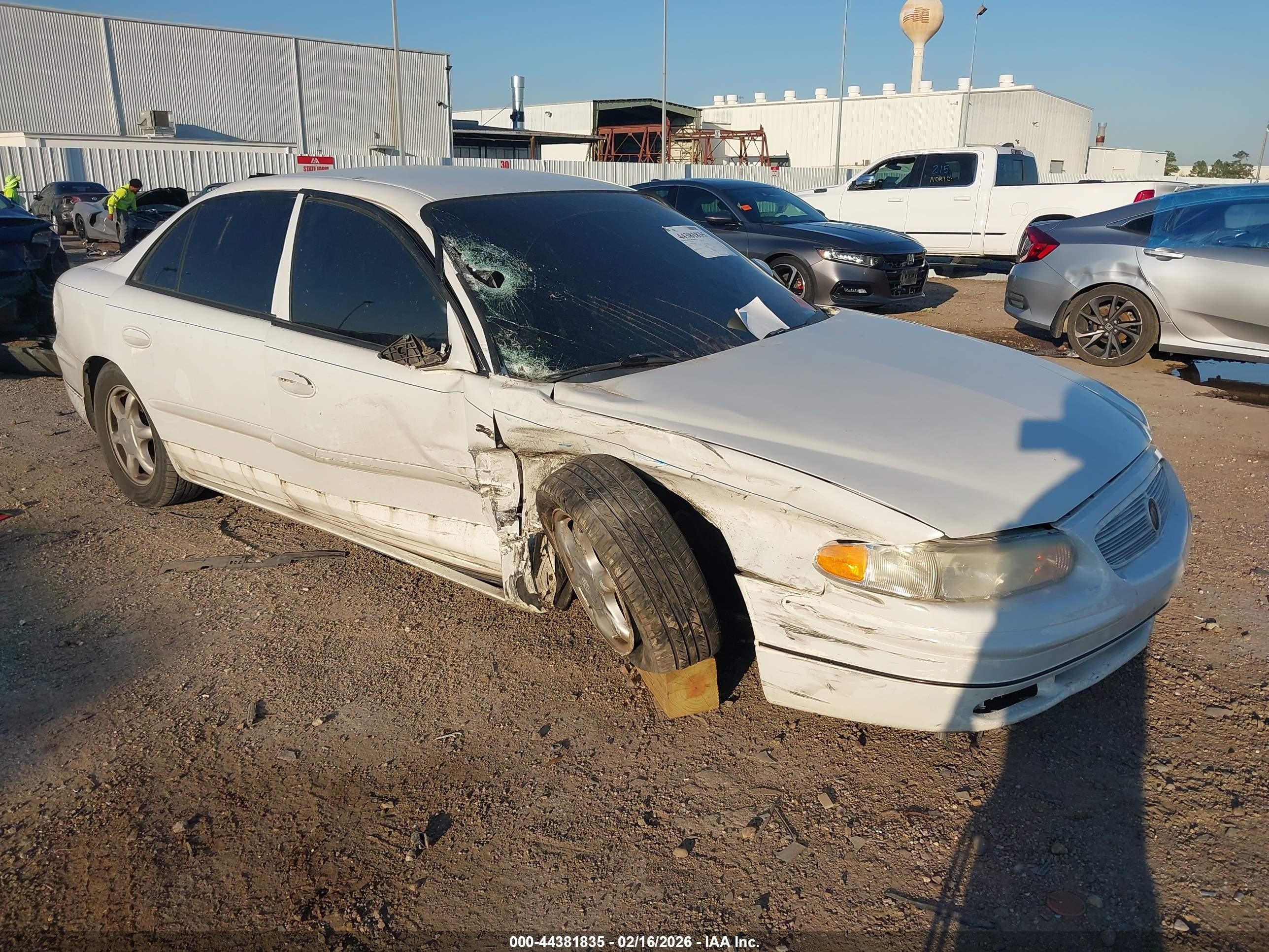 2004 Buick Regal LS, VIN 2G4WB52K141325097 — Side