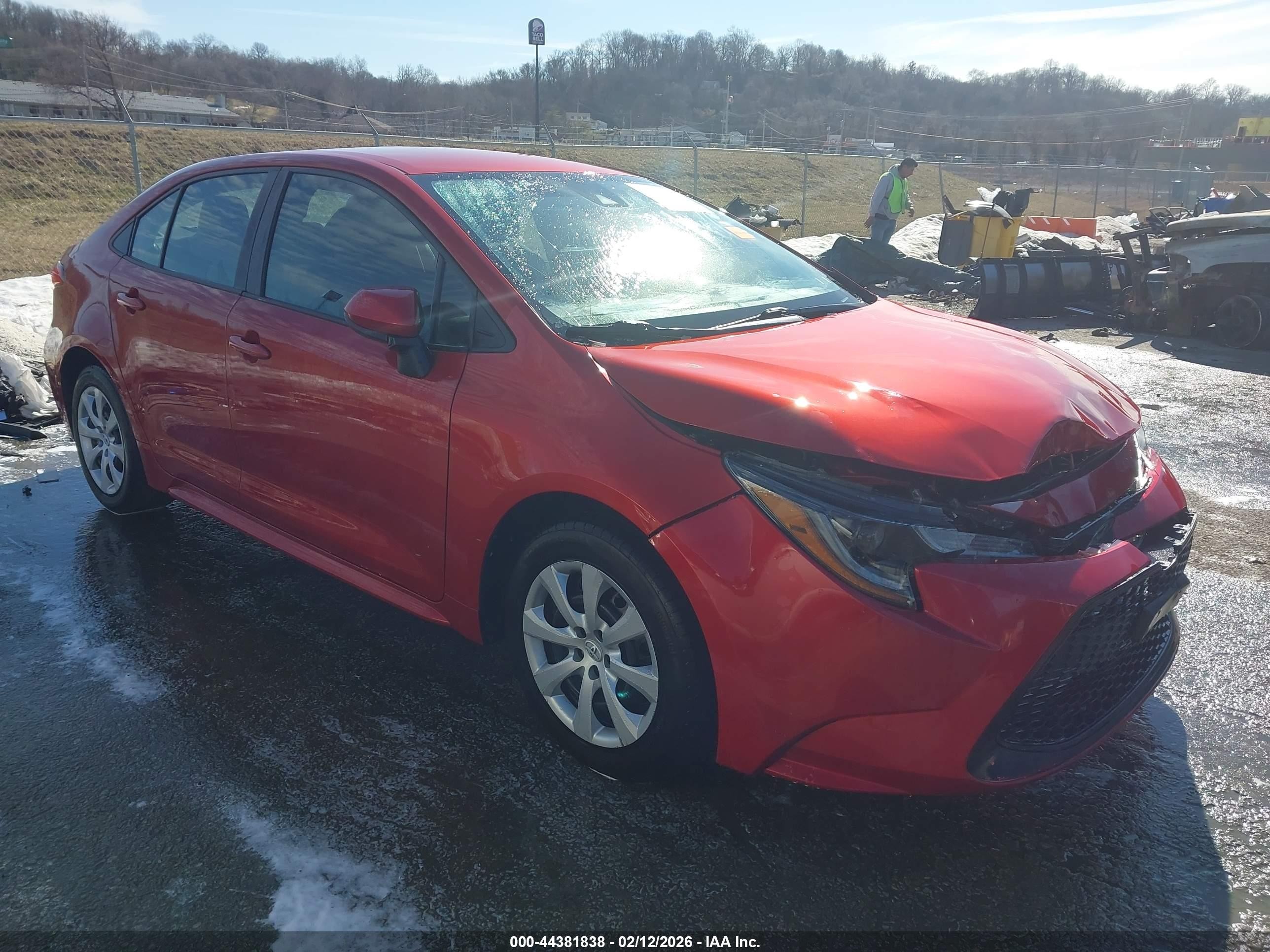 2020 Toyota Corolla LE, VIN 5YFEPRAEXLP064718 — Front end