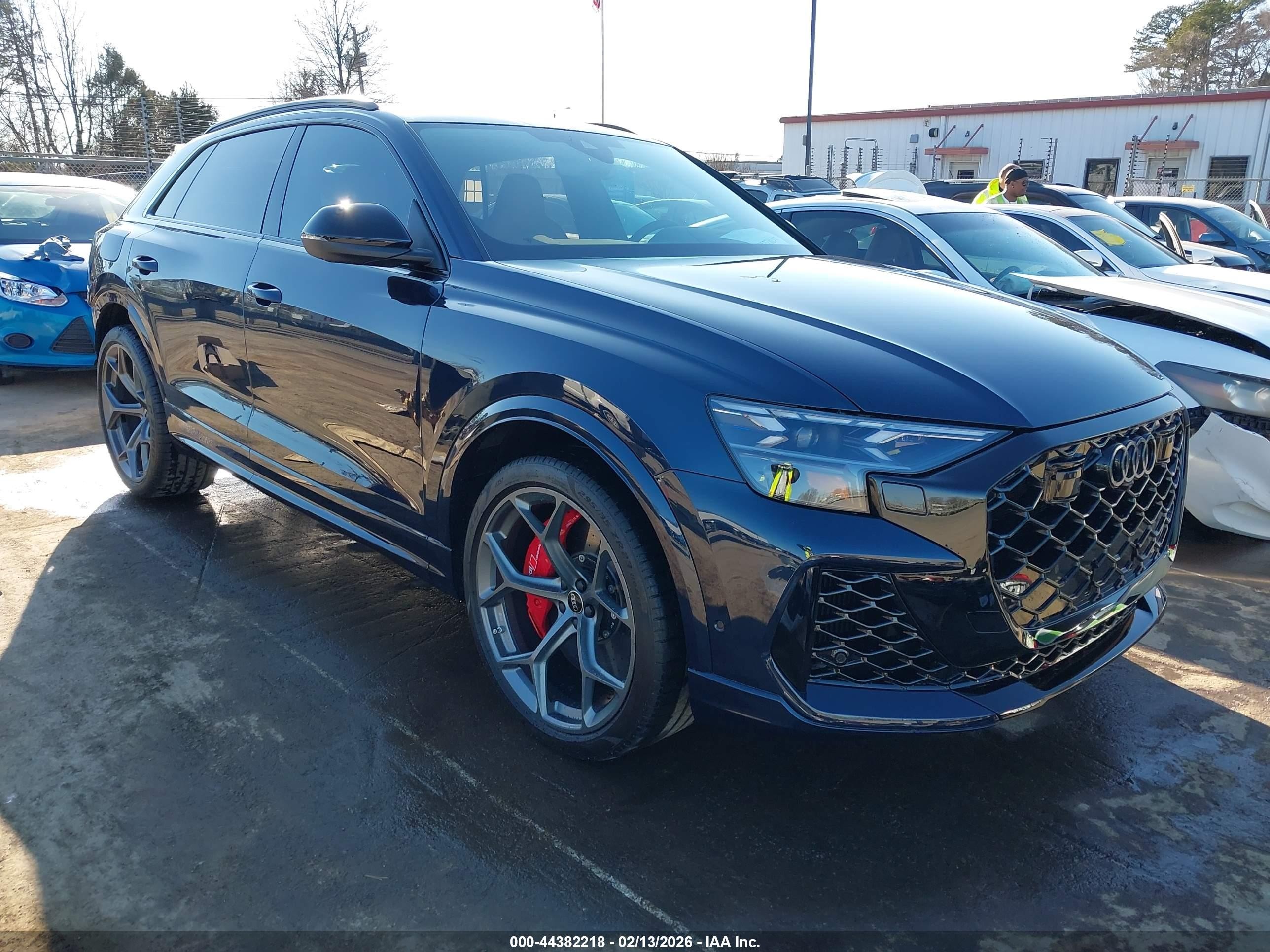 2025 Audi RS Q8 performance, VIN WU1ARBF17SD039236 — Зад