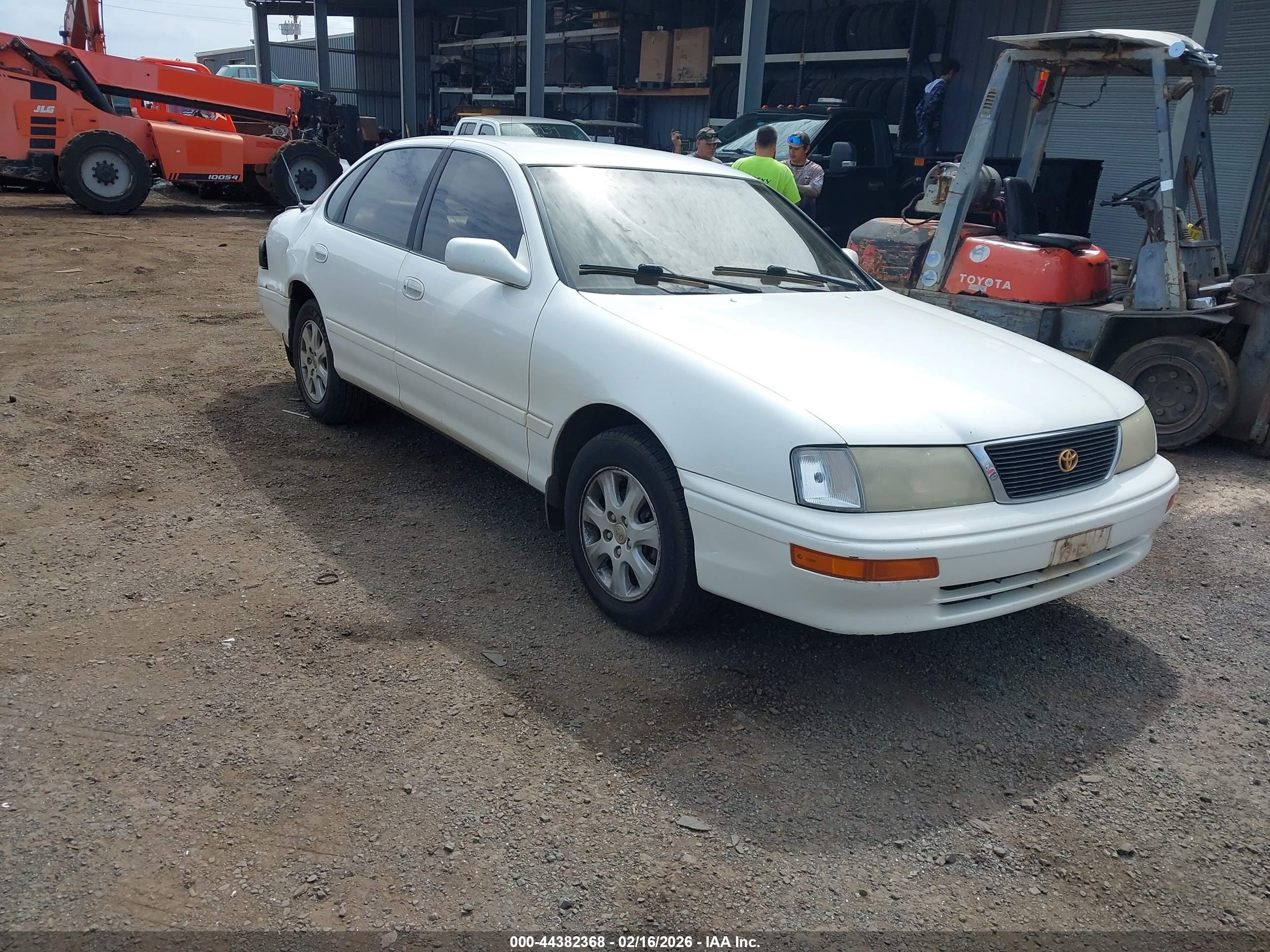 1995 Toyota Avalon XLS, VIN 4T1GB11E1SU035744 — Бок