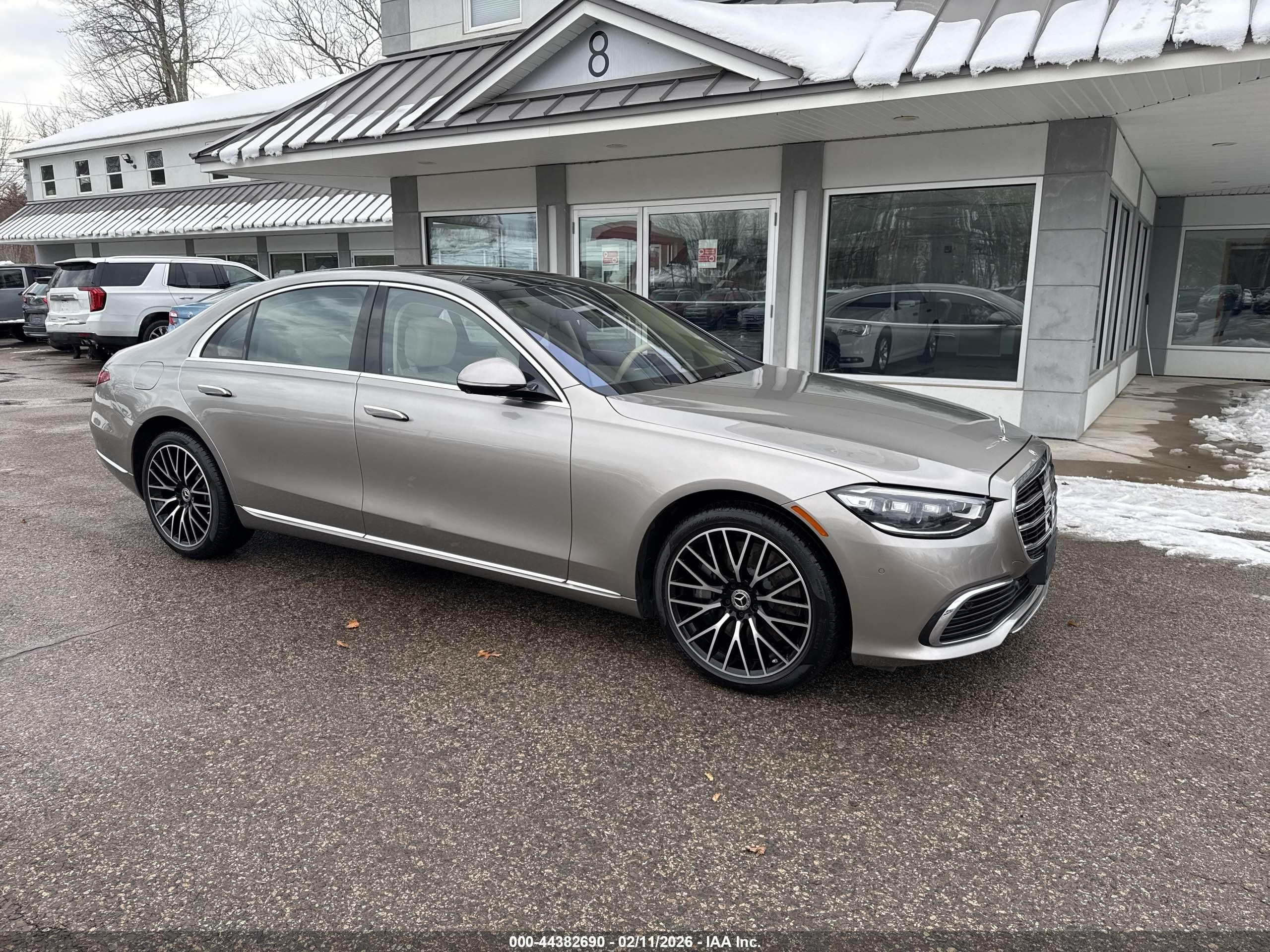 2022 Mercedes-Benz S 580, VIN W1K6G7GB4NA155843 — Normal wear