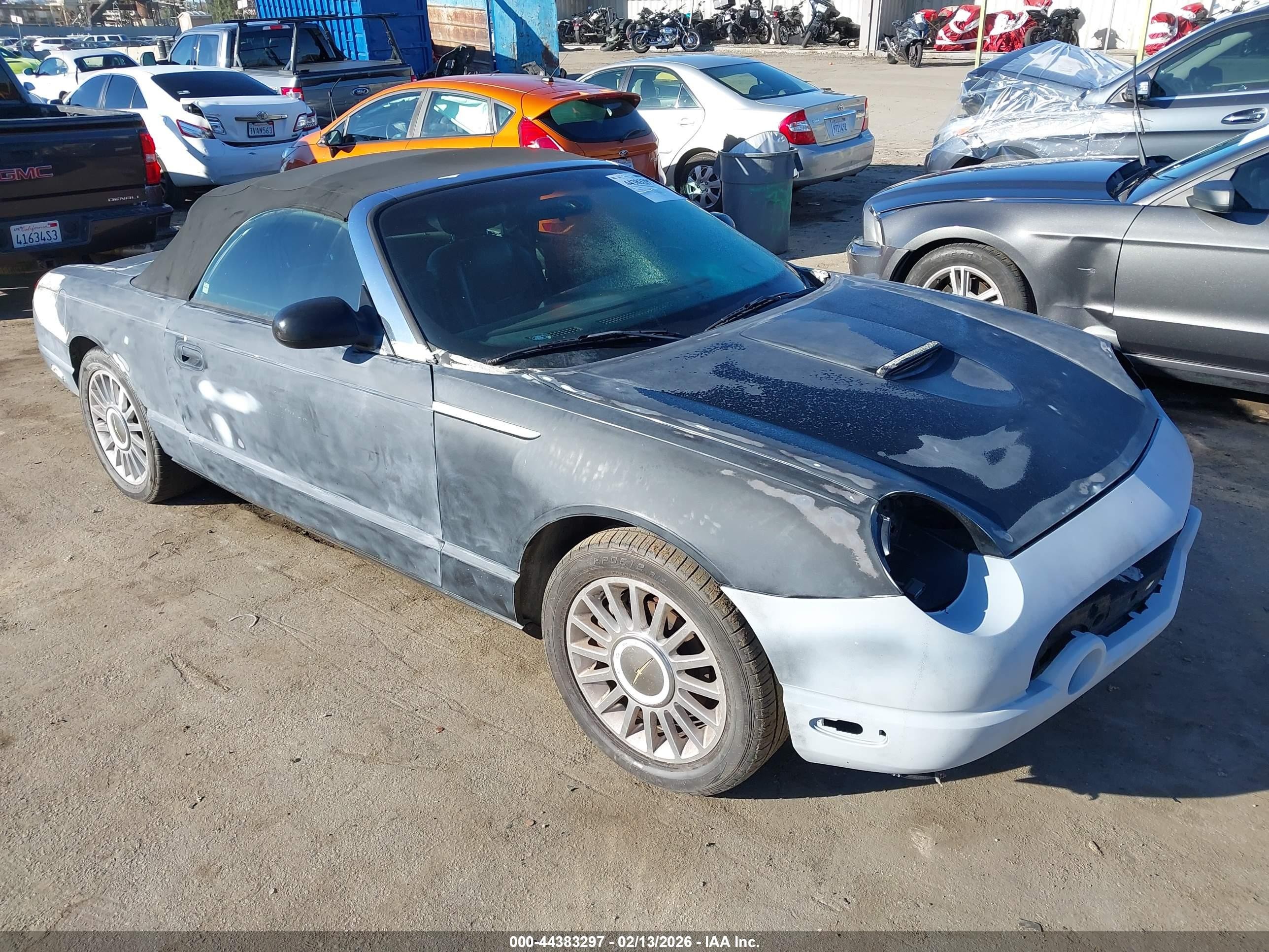 2005 Ford Thunderbird Deluxe, VIN 1FAHP60AX5Y100504 — Перед
