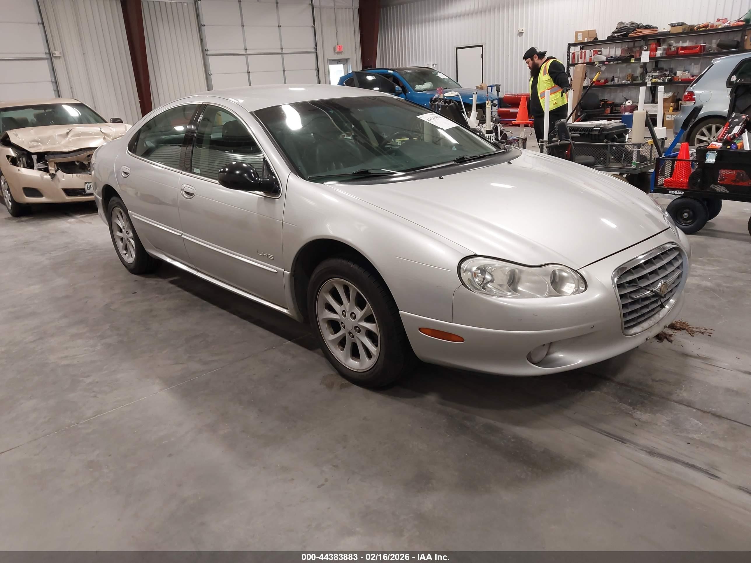 2001 Chrysler LHS, VIN 2C3HC56G31H616014 — Normal wear