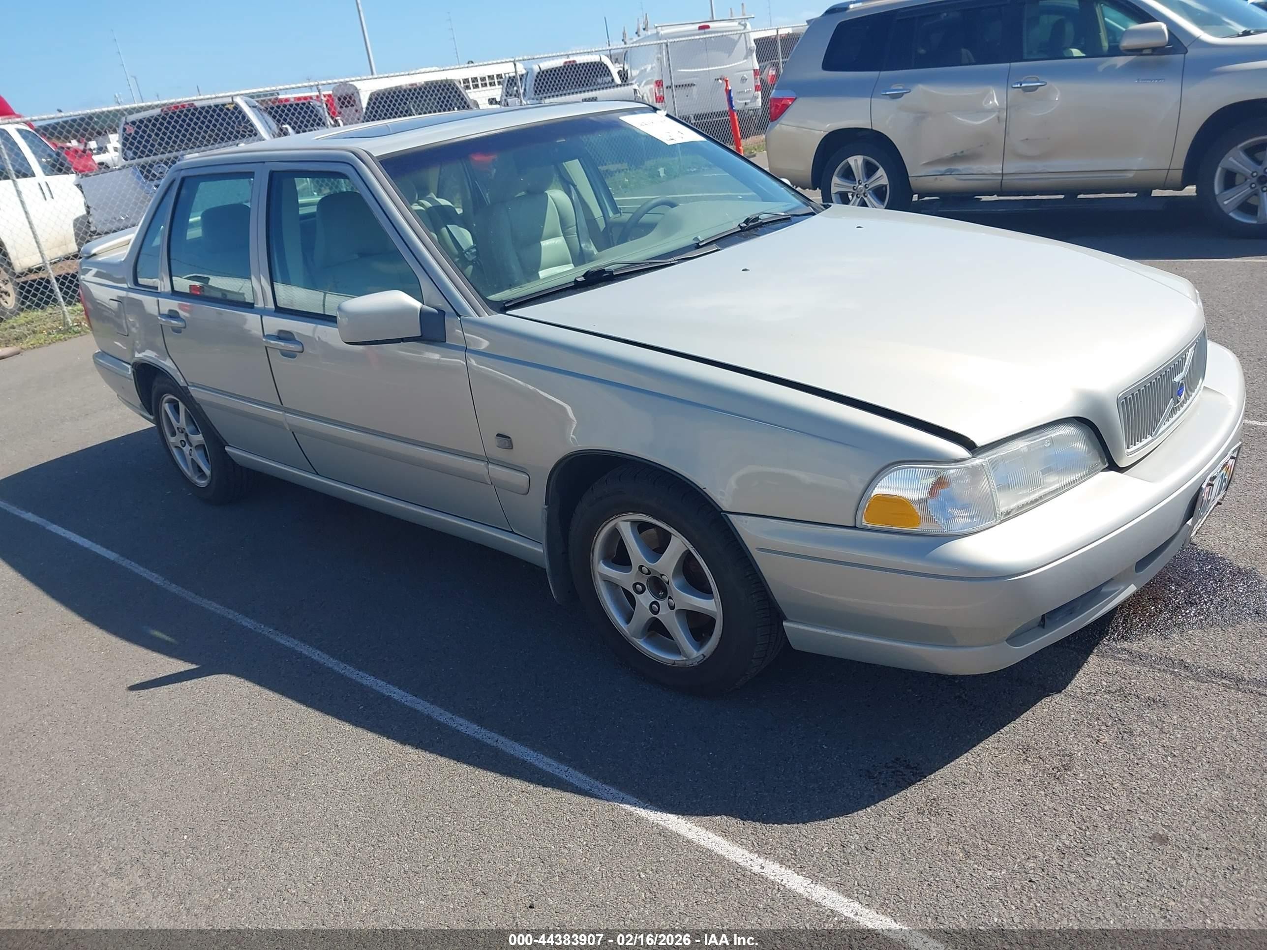 2000 Volvo S70, VIN YV1LS61J9Y2639554 — Механическое